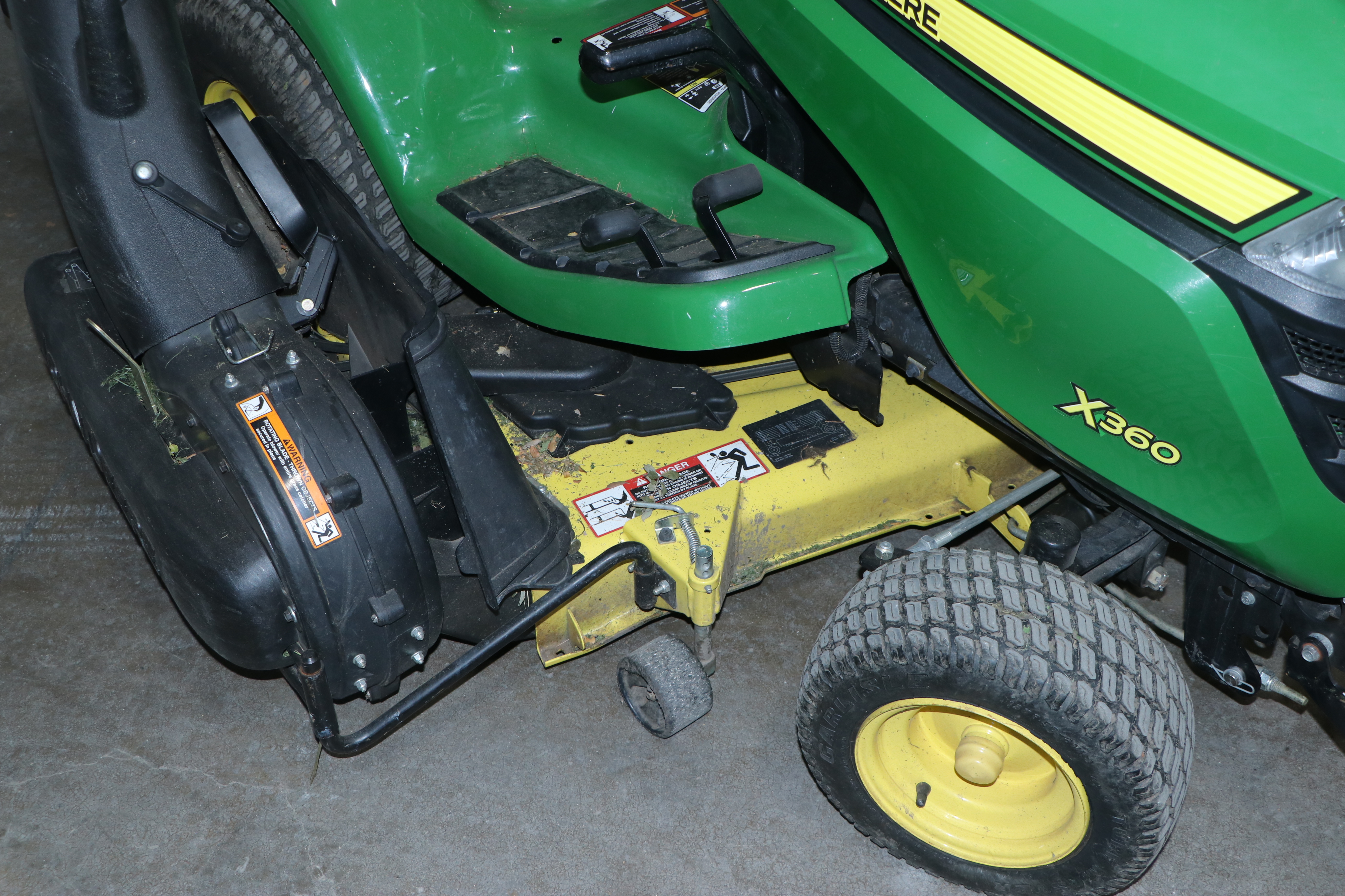 2015 John Deere X360 Tractor with 48" Deck, 7 Bushel Bagger, Low Hours