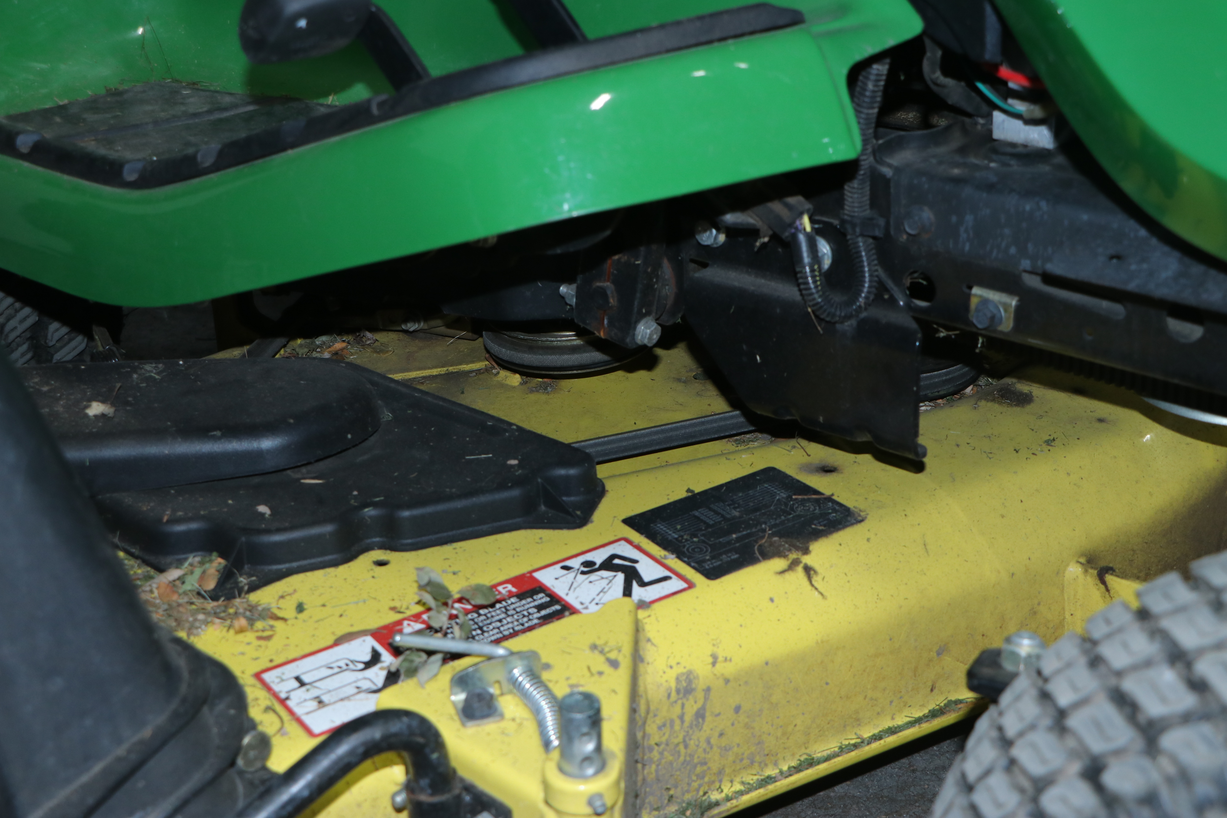 2015 John Deere X360 Tractor with 48" Deck, 7 Bushel Bagger, Low Hours