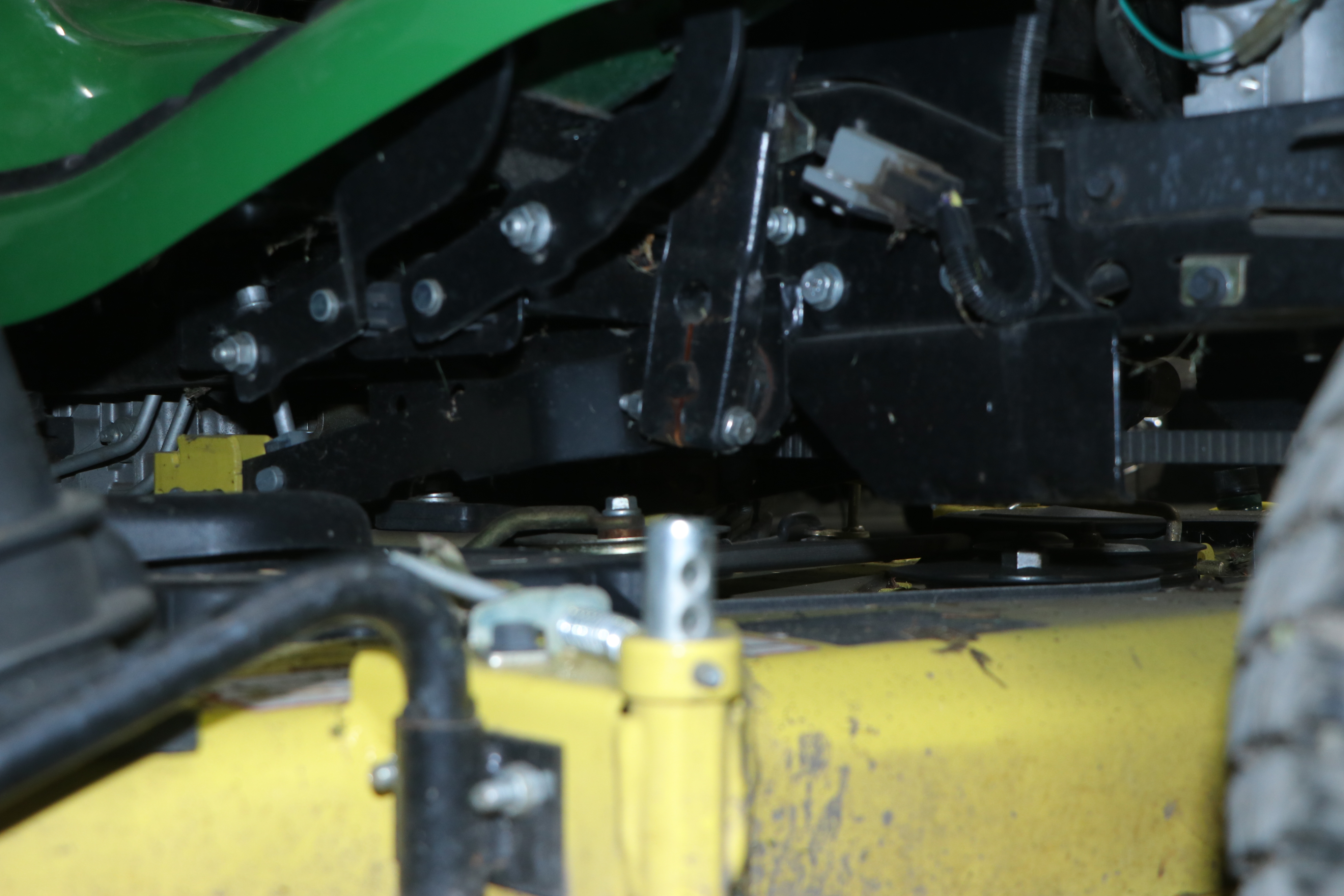 2015 John Deere X360 Tractor with 48" Deck, 7 Bushel Bagger, Low Hours