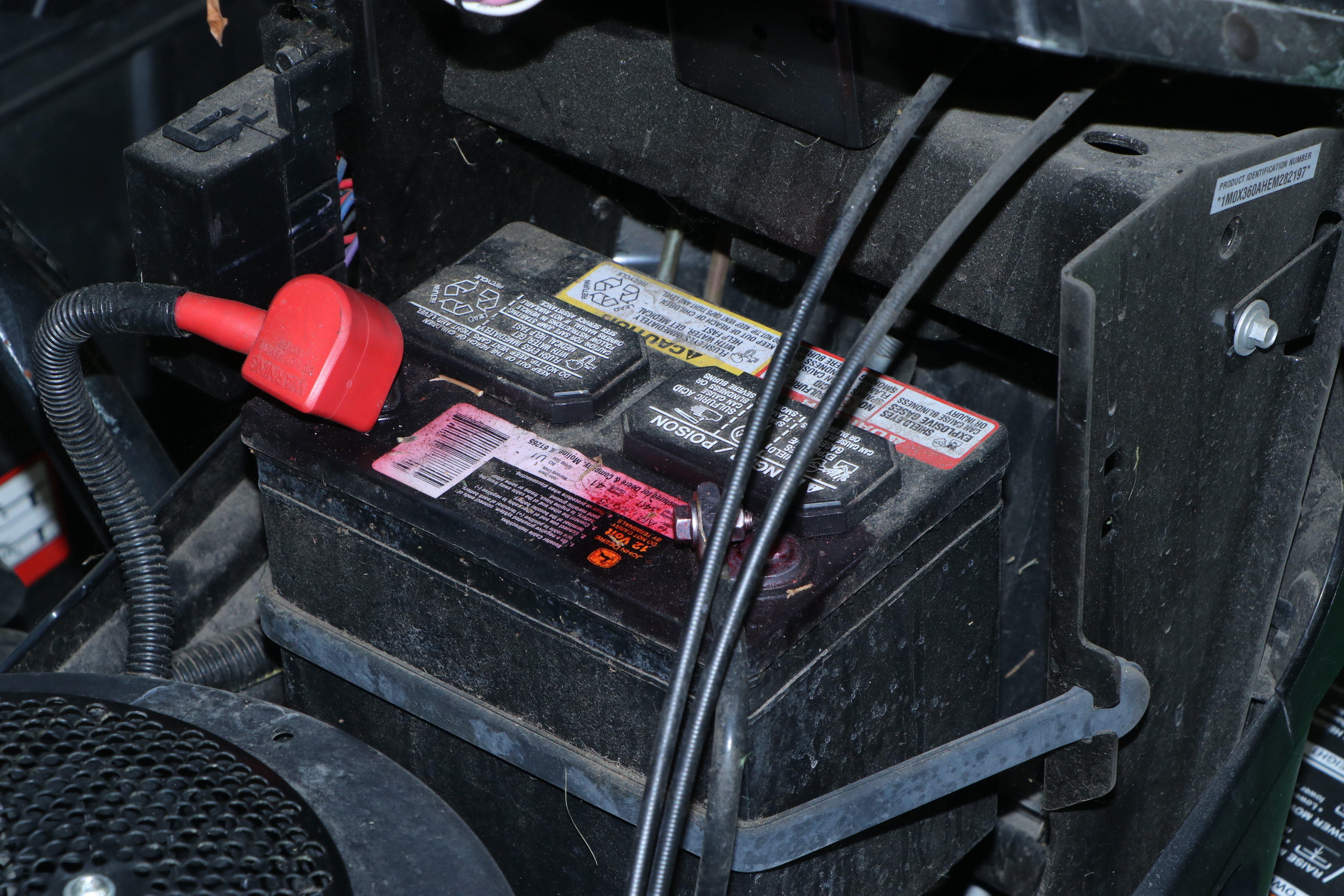 2015 John Deere X360 Tractor with 48" Deck, 7 Bushel Bagger, Low Hours