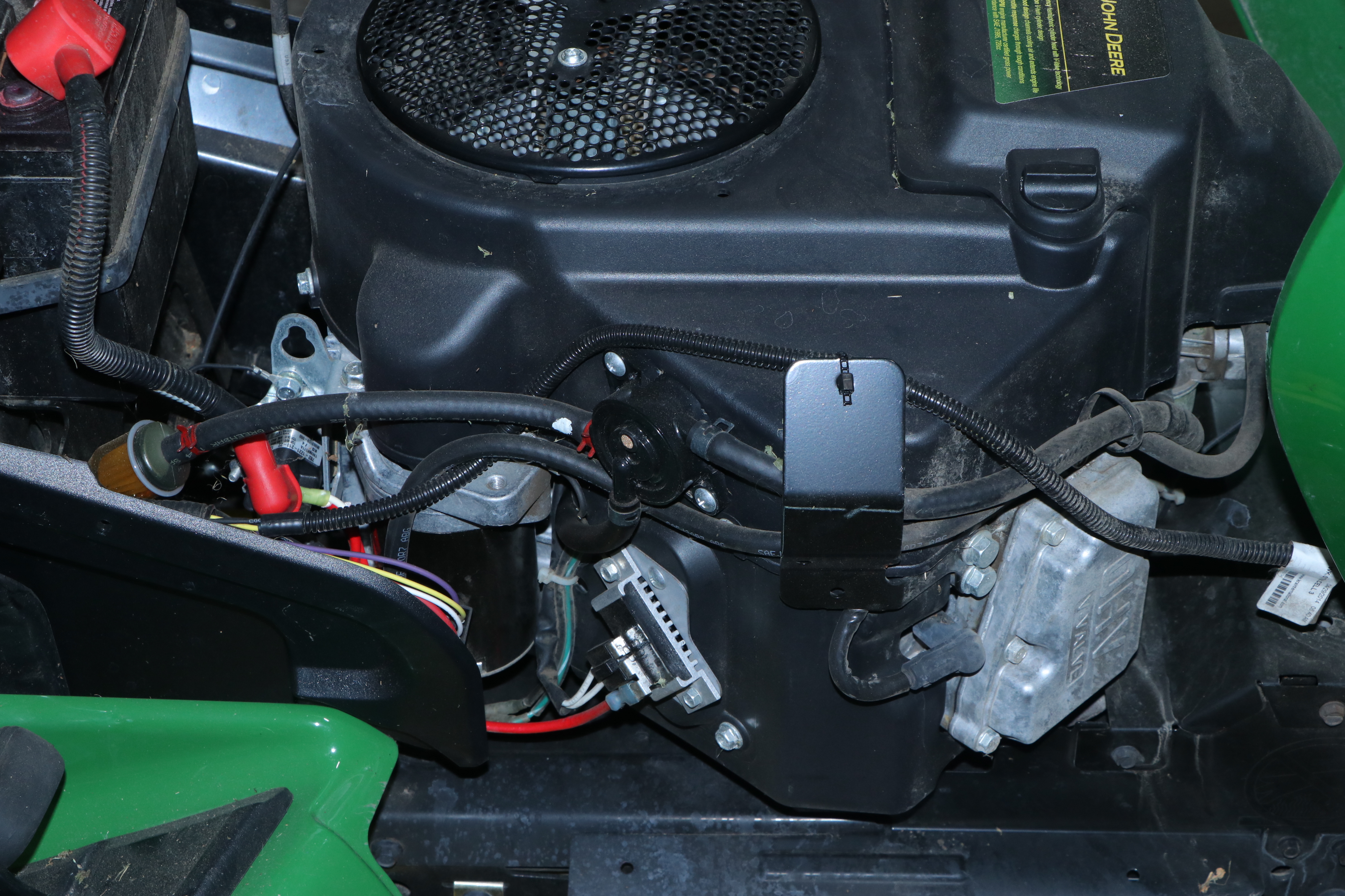 2015 John Deere X360 Tractor with 48" Deck, 7 Bushel Bagger, Low Hours