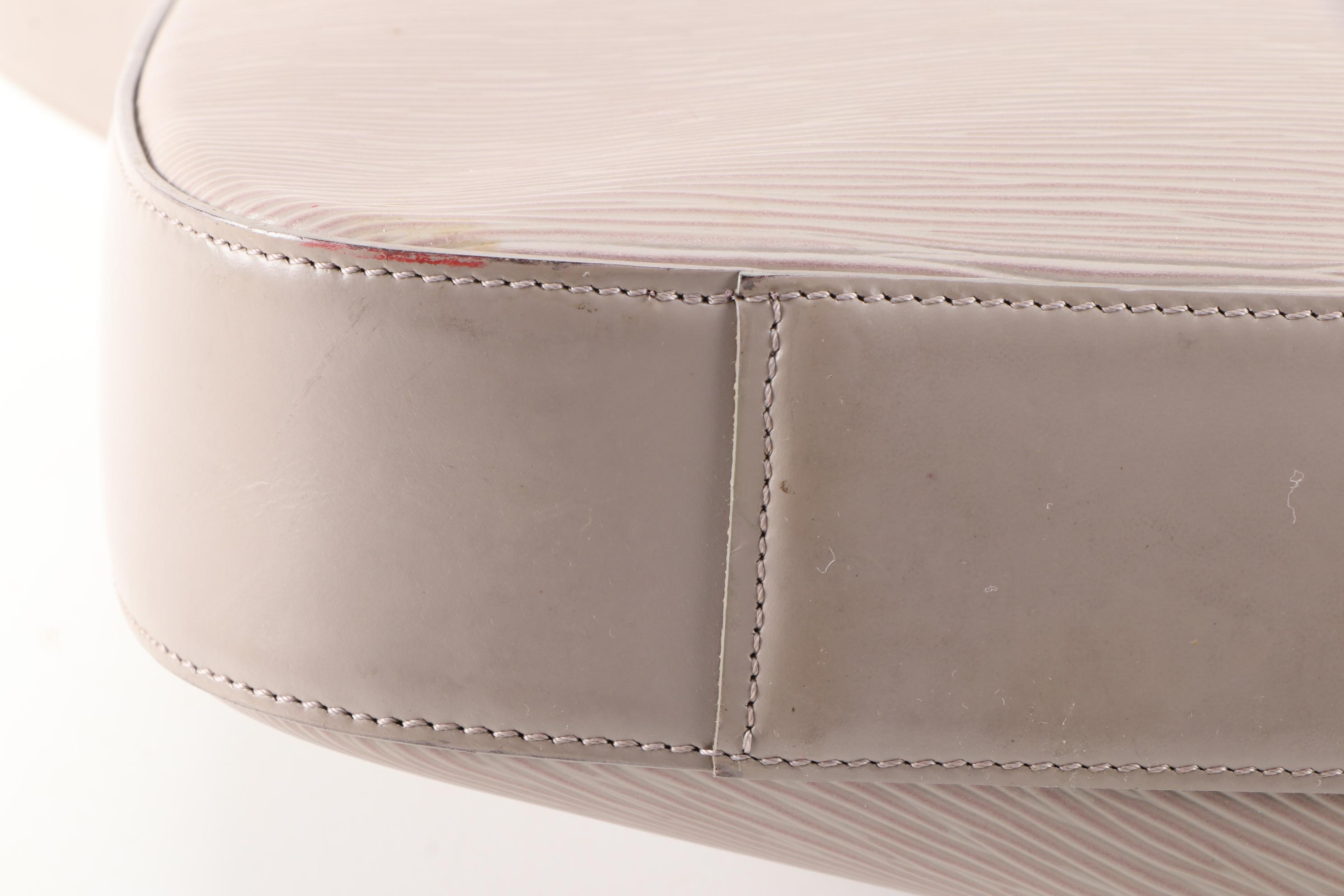 Louis Vuitton Reverie Shoulder Bag in Lilac Epi Leather