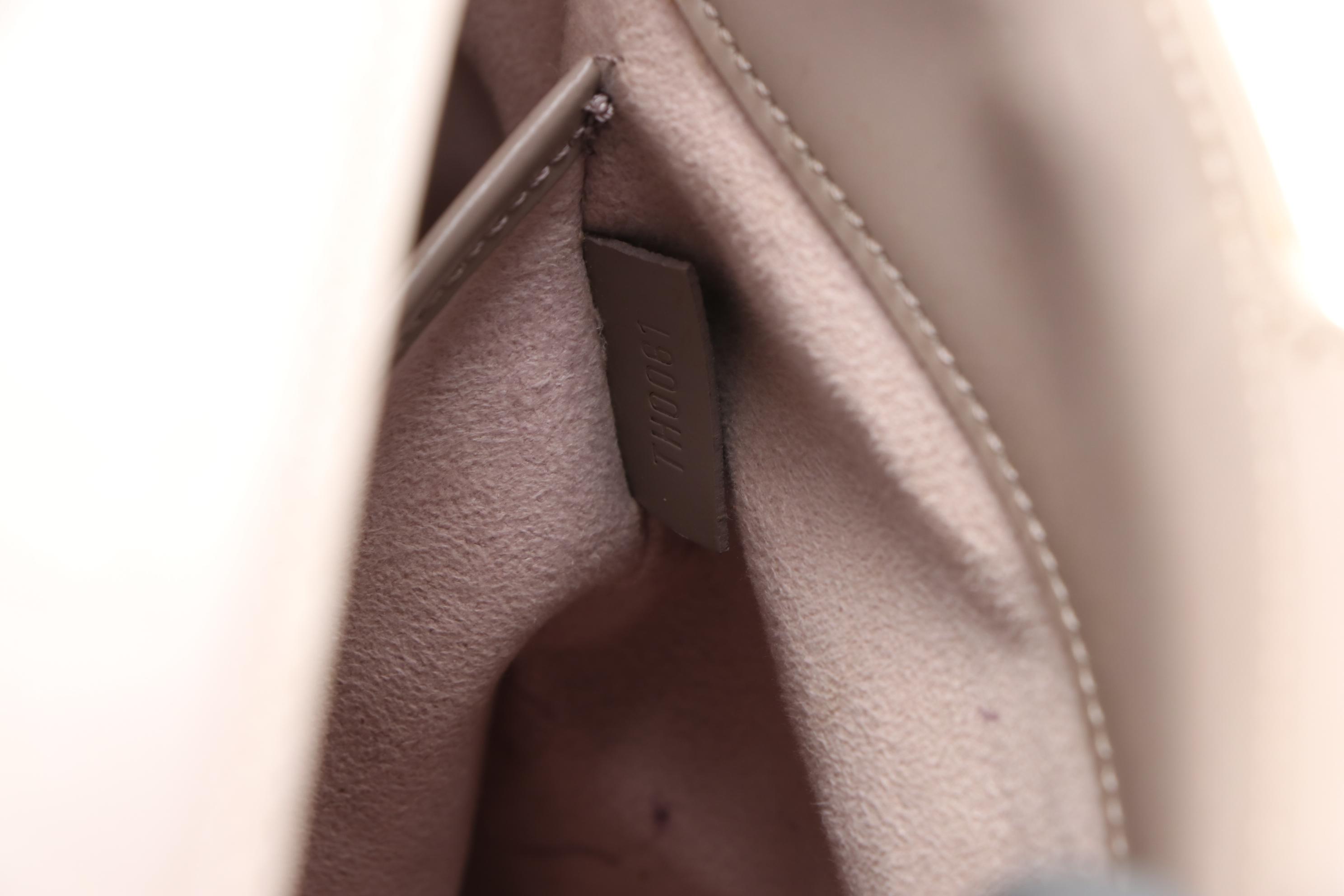 Louis Vuitton Reverie Shoulder Bag in Lilac Epi Leather