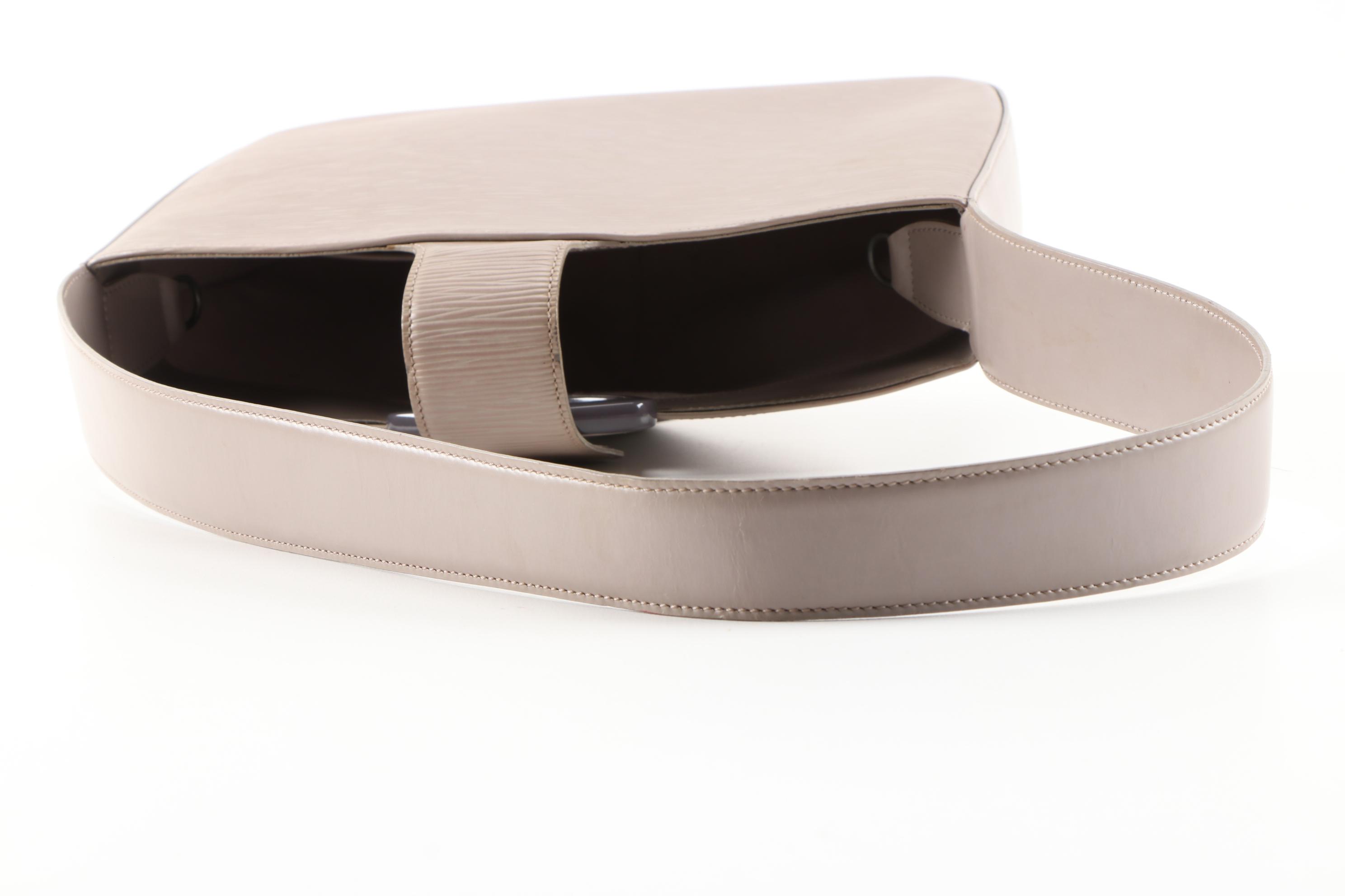 Louis Vuitton Reverie Shoulder Bag in Lilac Epi Leather