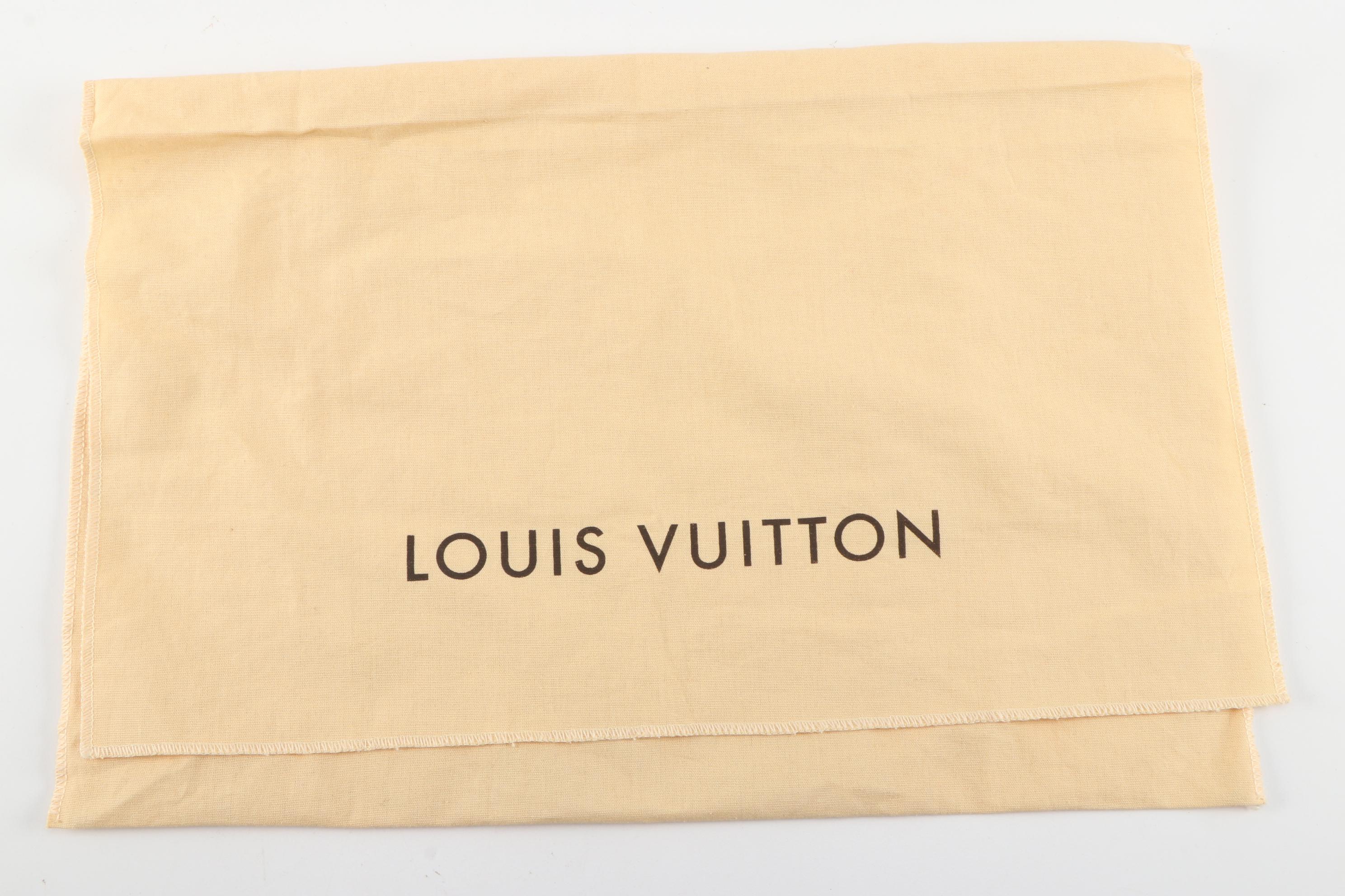 Louis Vuitton Reverie Shoulder Bag in Lilac Epi Leather