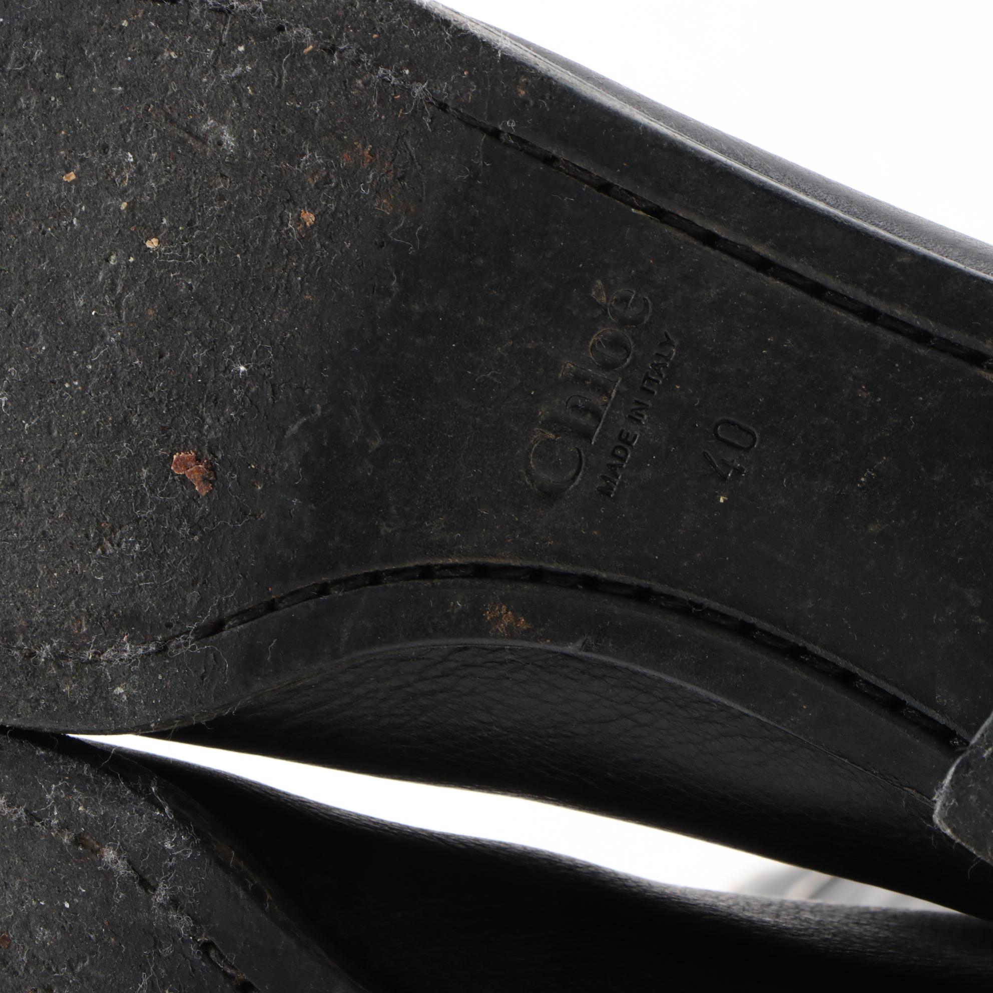 Chloé Black Grained Leather Zip Boots with Contrast Stitching