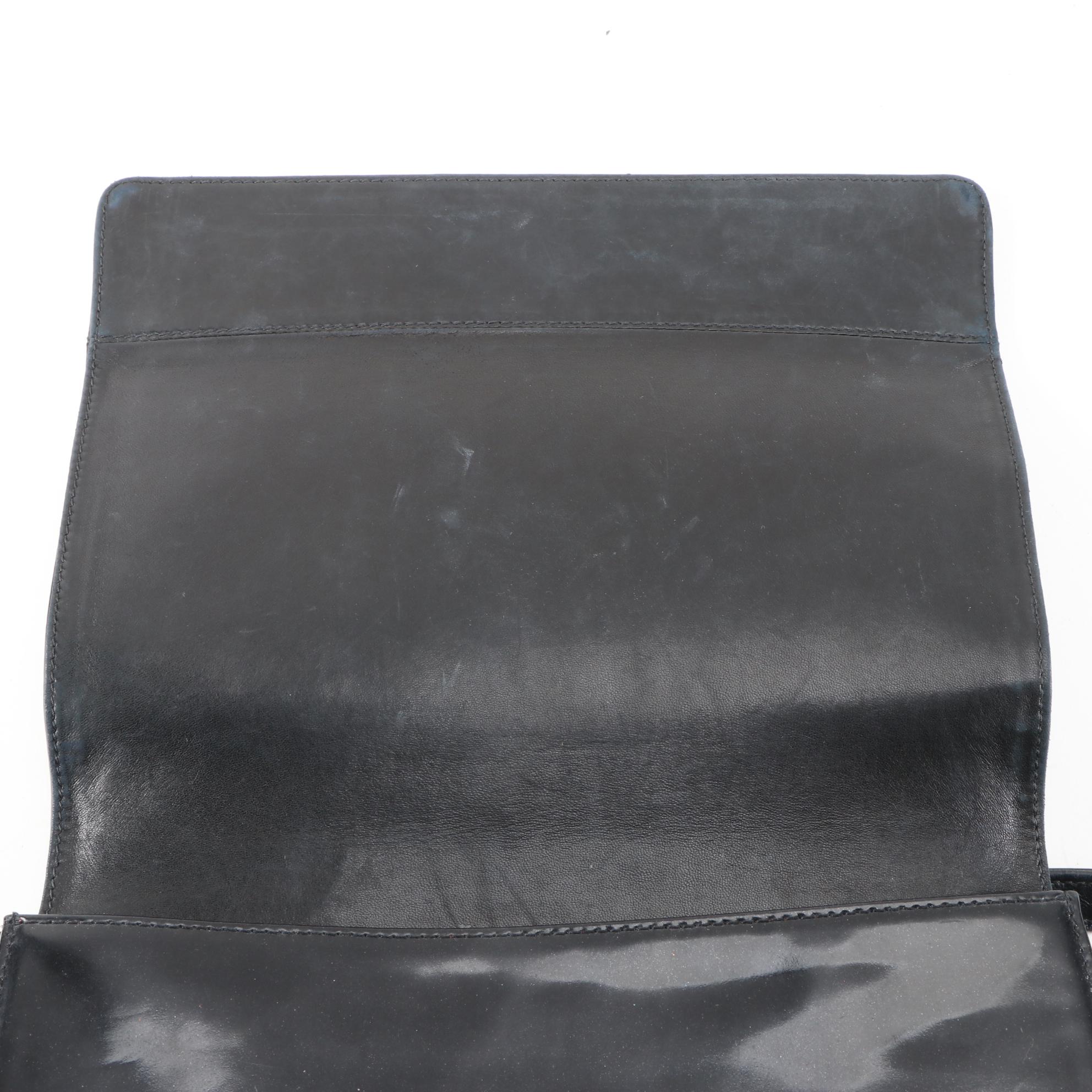 Chanel Shoulder Bag in Black Patent Leather