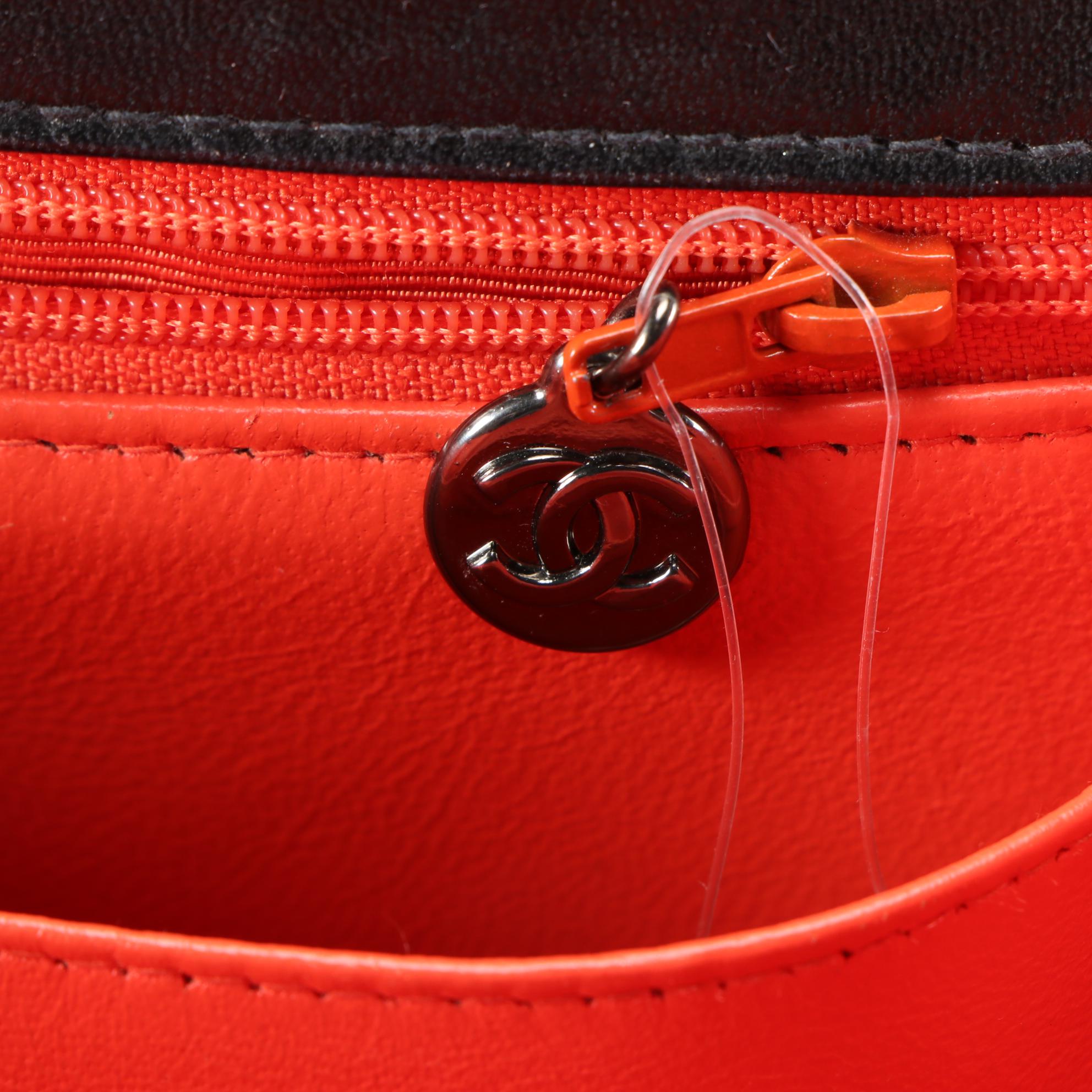 Chanel Shoulder Bag in Black Patent Leather