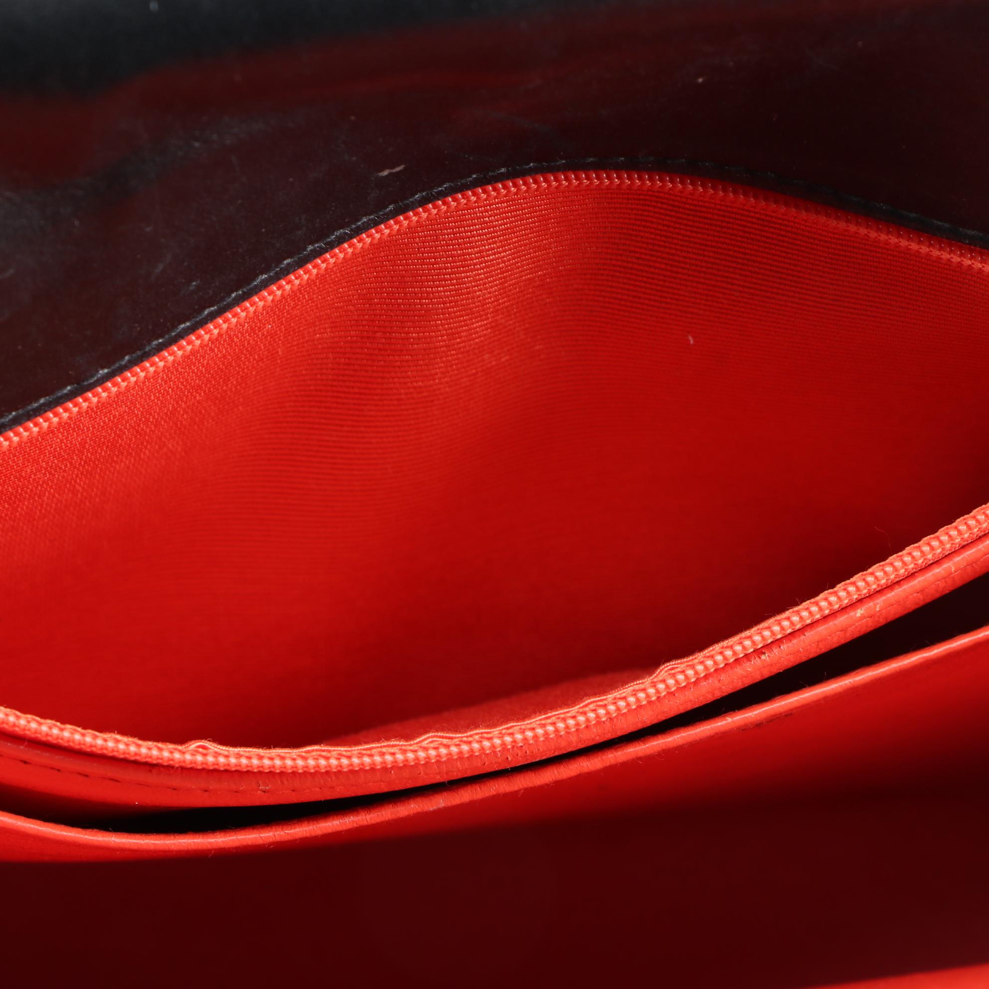 Chanel Shoulder Bag in Black Patent Leather