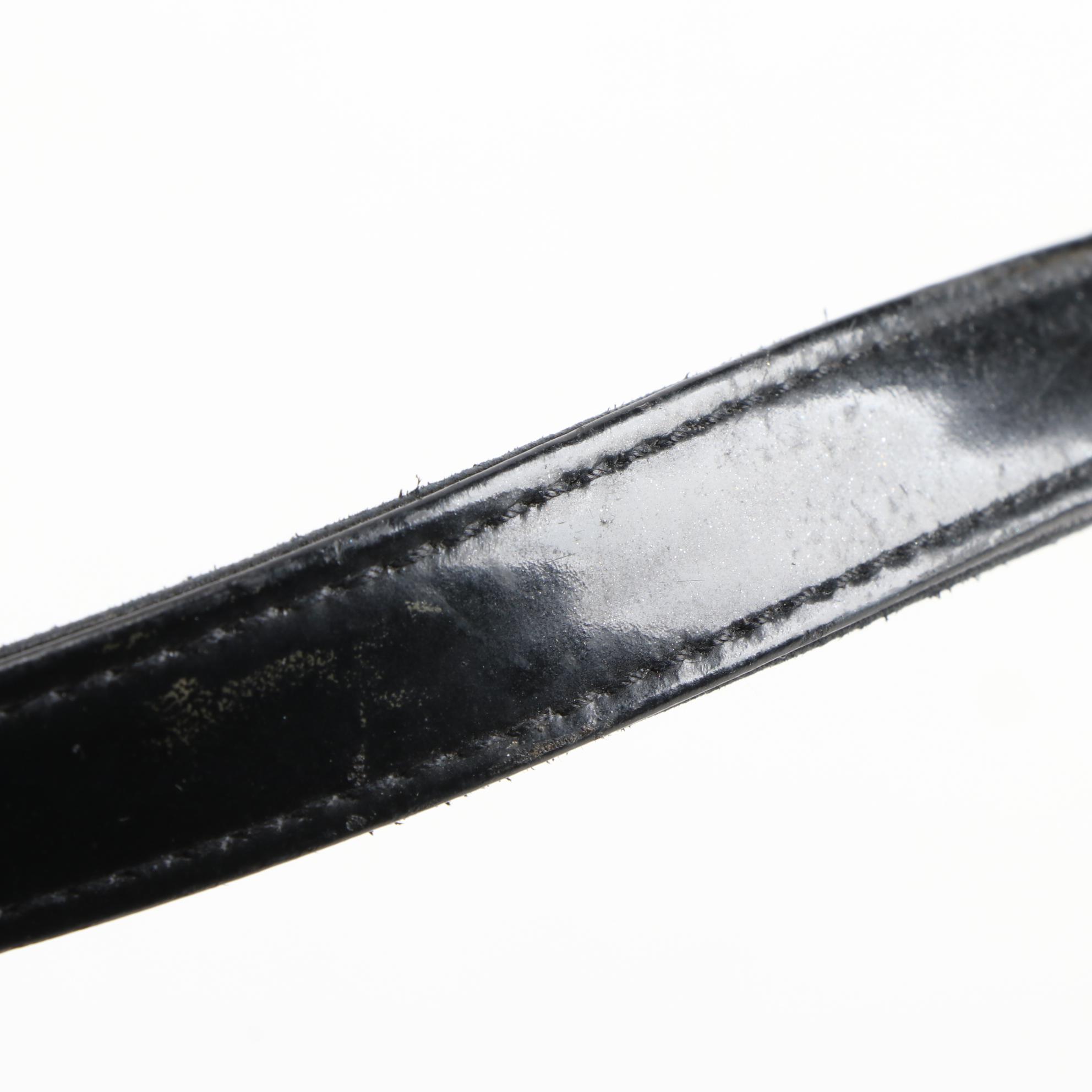 Chanel Shoulder Bag in Black Patent Leather