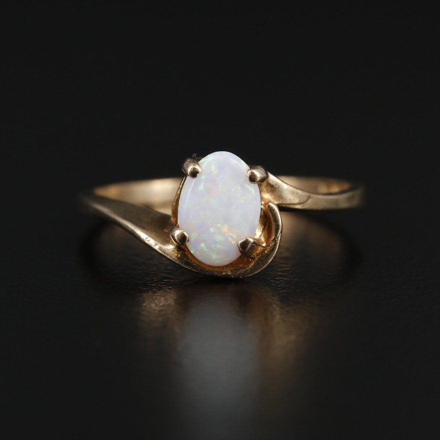 Vintage 10K Yellow Gold Opal Ring