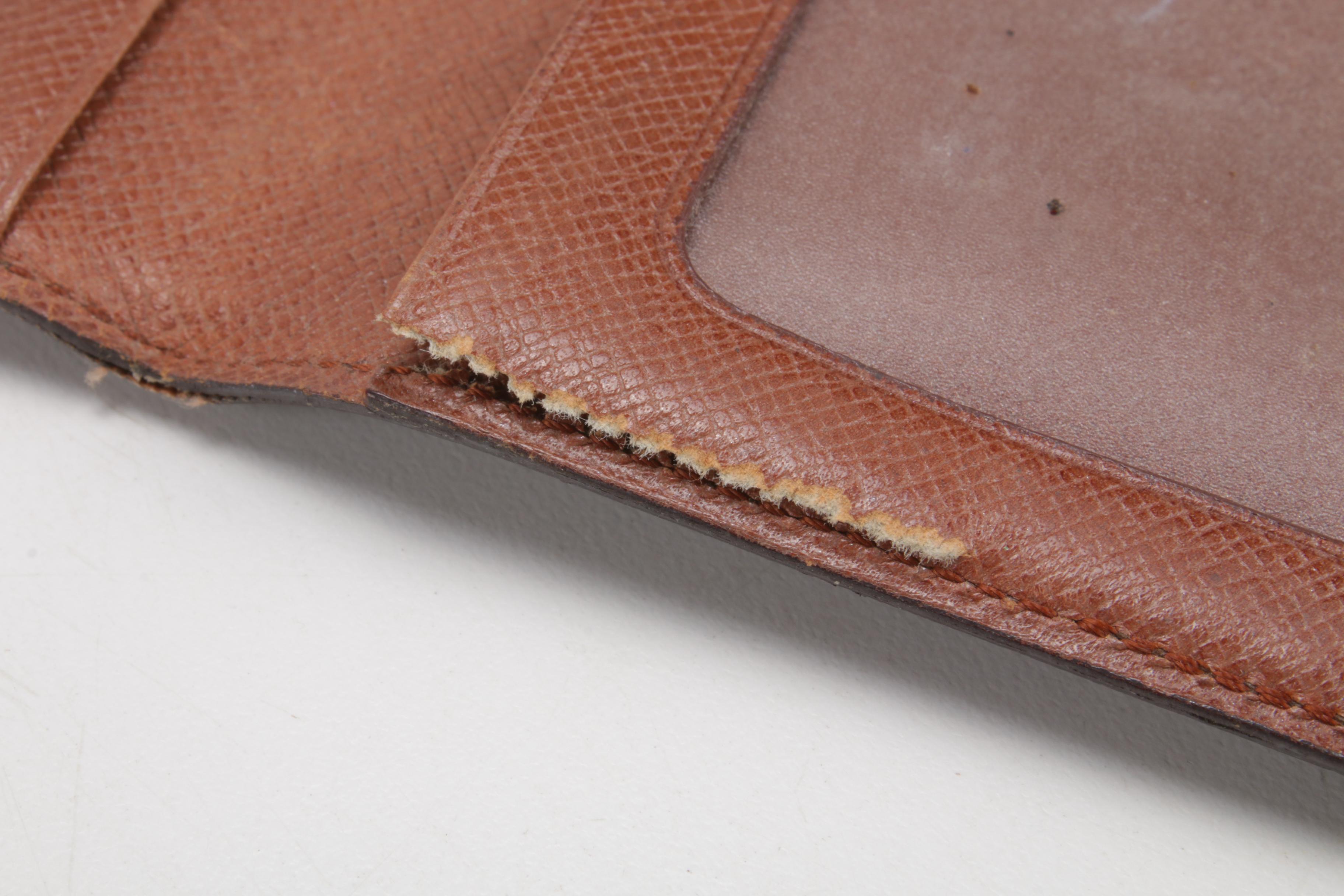 Louis Vuitton Bifold ID/Credit Card Wallet in Monogram Canvas