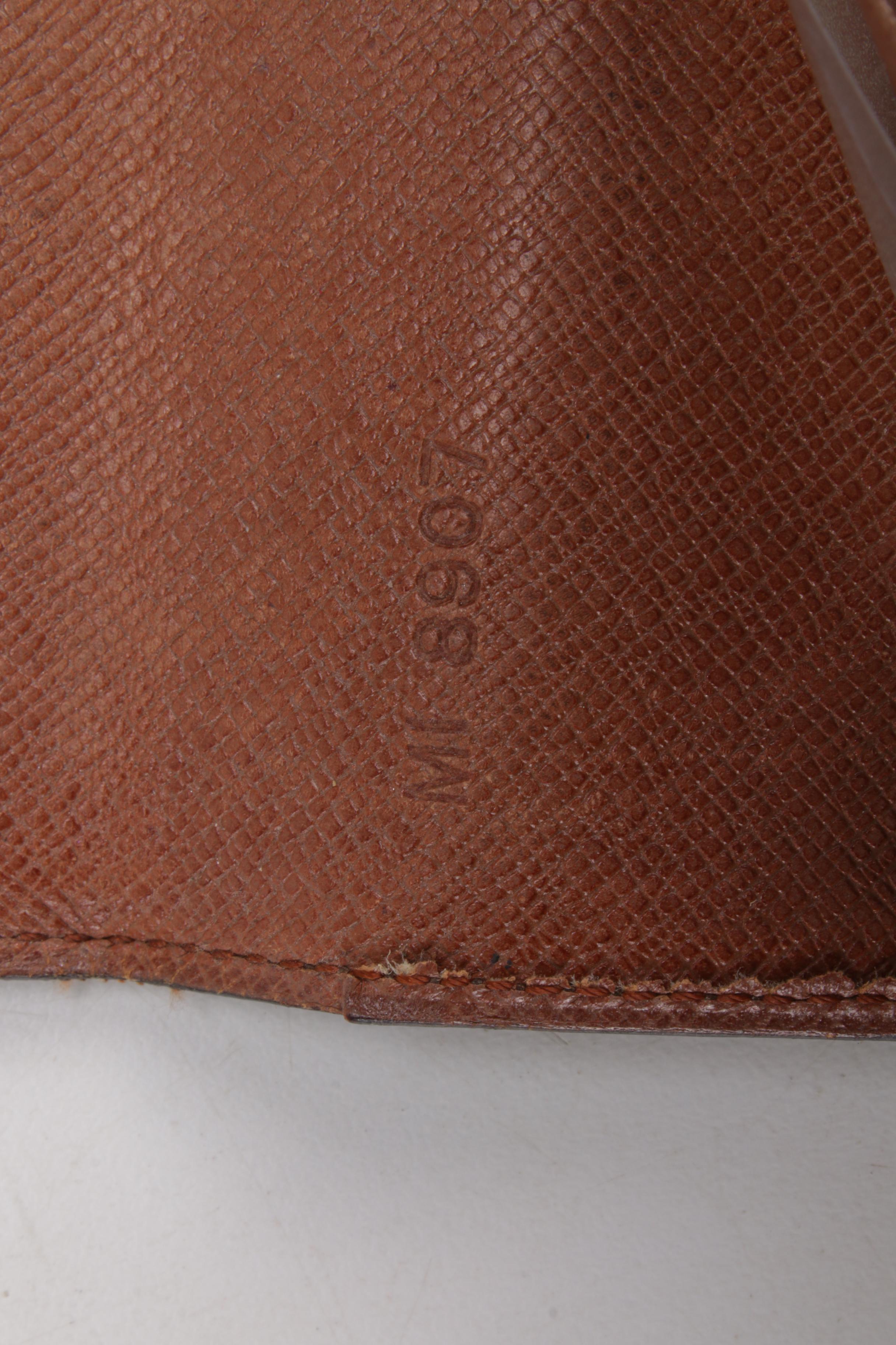 Louis Vuitton Bifold ID/Credit Card Wallet in Monogram Canvas
