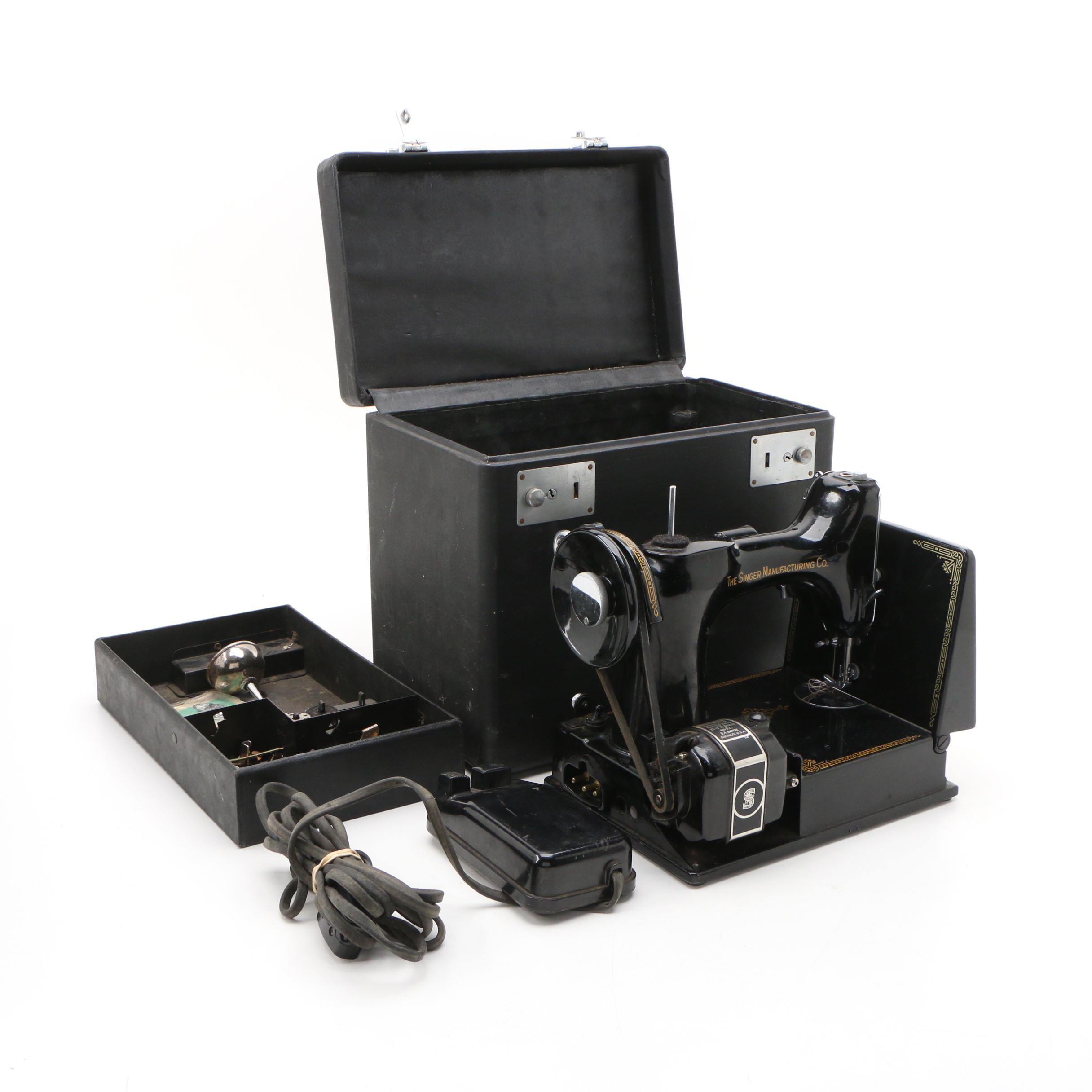 Singer Model 700 Featherweight Sewing Machine, circa 1947