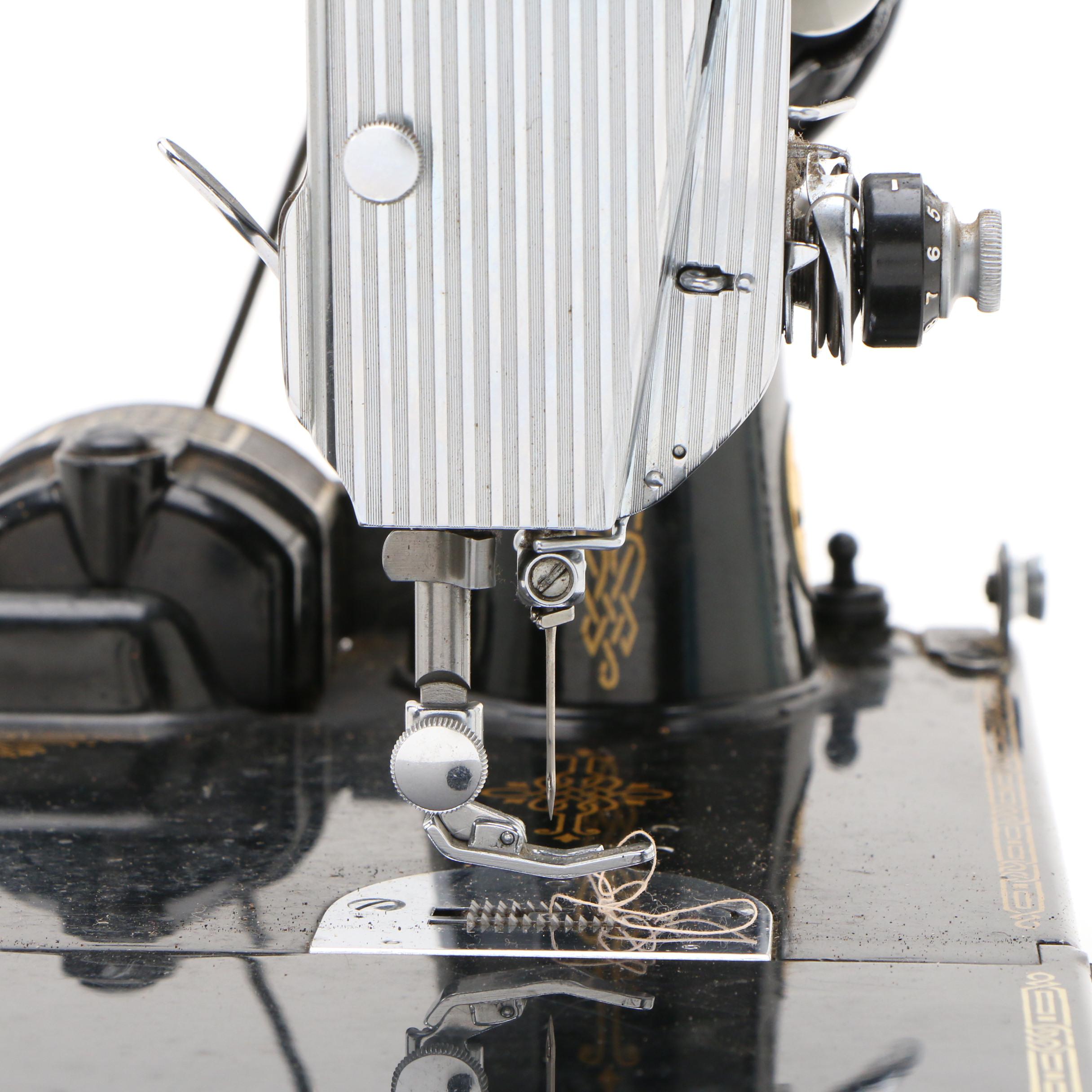 Singer Model 700 Featherweight Sewing Machine, circa 1947