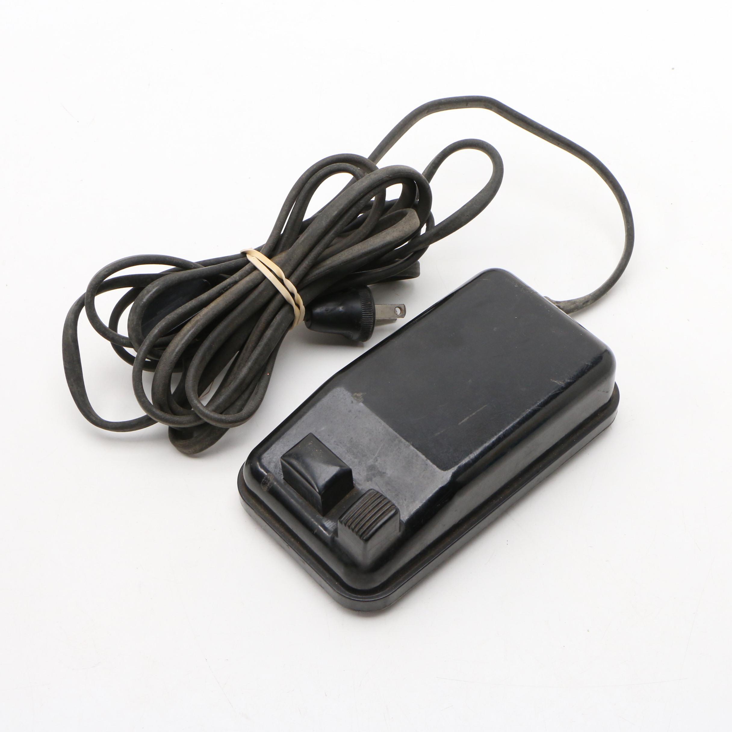 Singer Model 700 Featherweight Sewing Machine, circa 1947