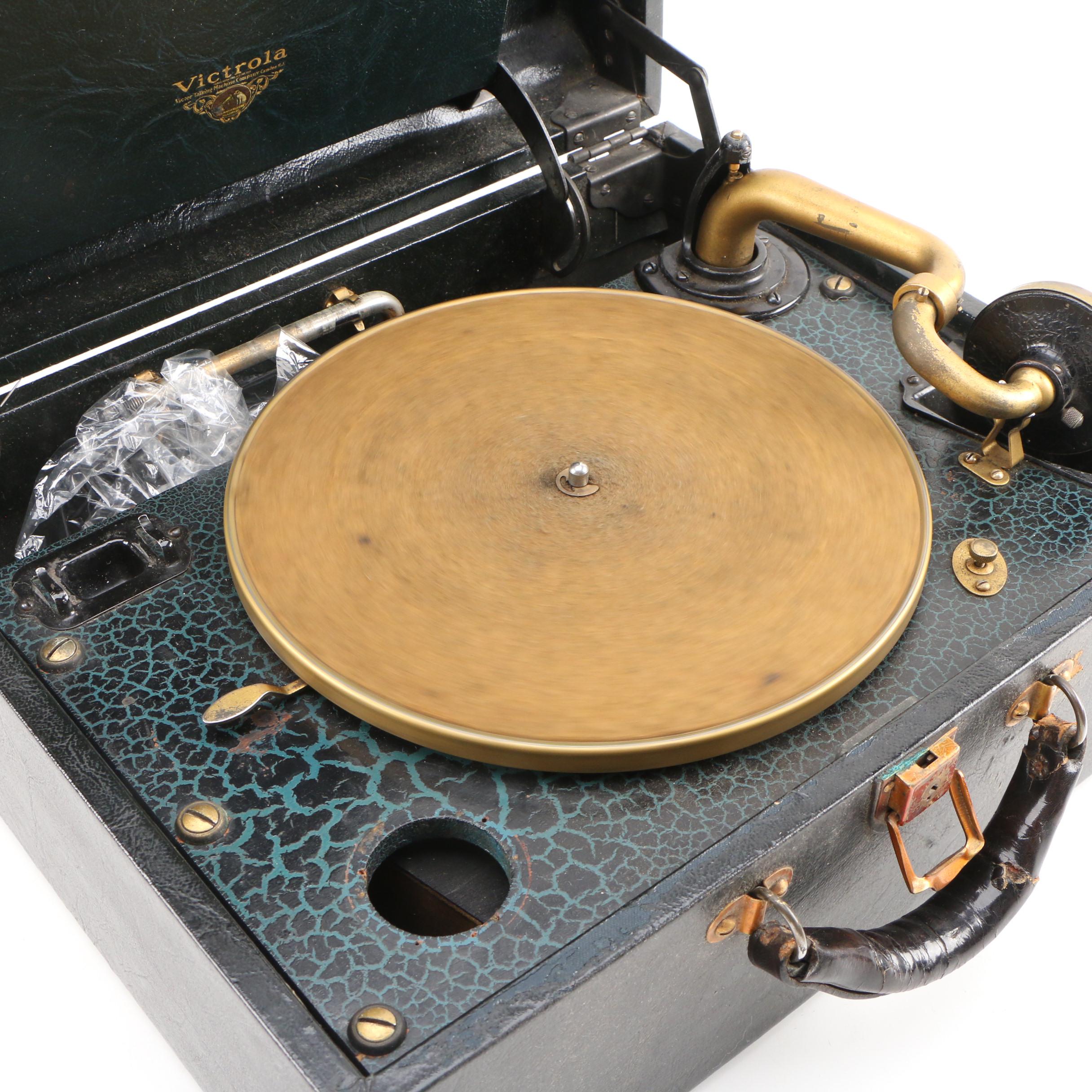"Quali Tone" Model Victrola Talking Machine in Carrying Case, Early 20th-Century