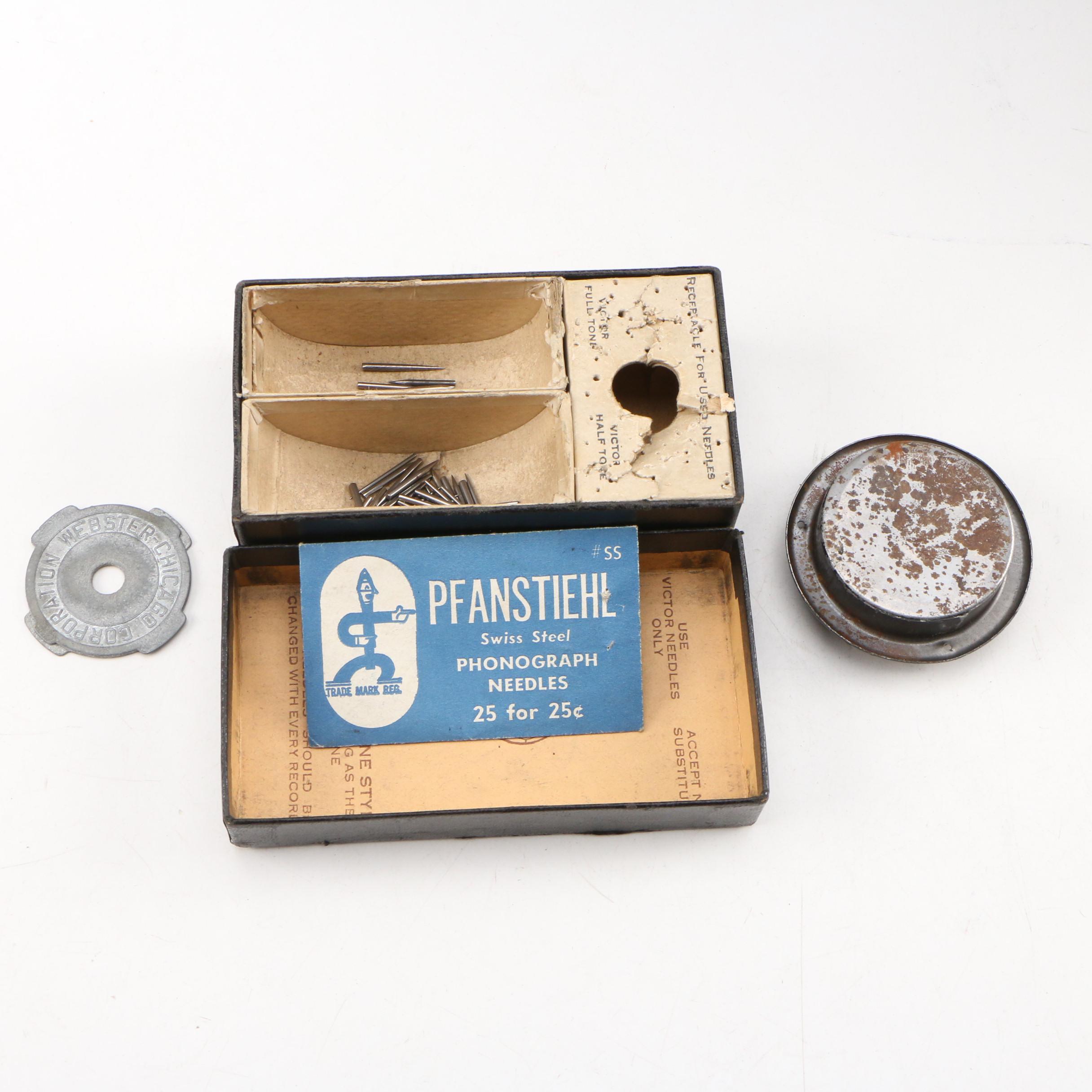 "Quali Tone" Model Victrola Talking Machine in Carrying Case, Early 20th-Century