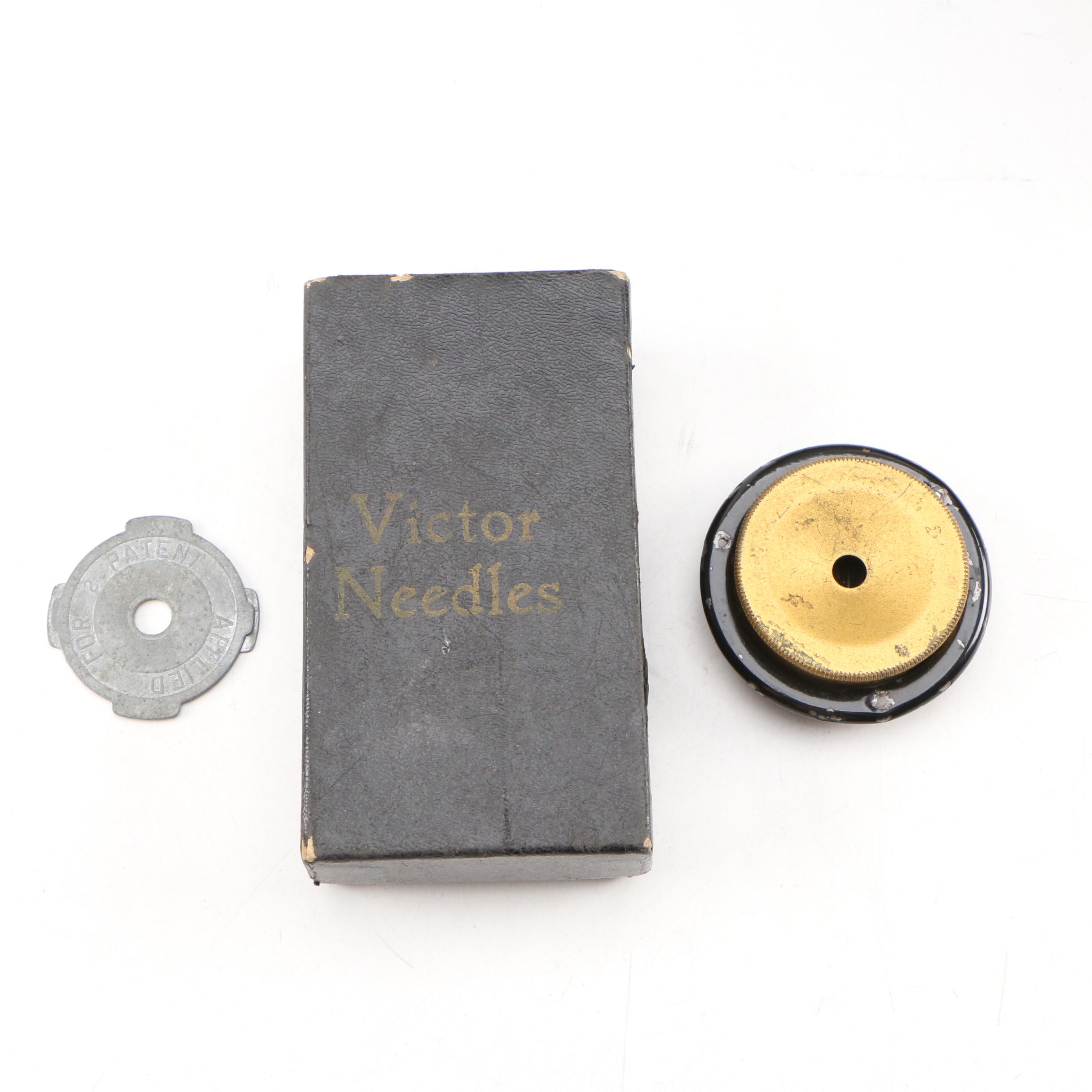 "Quali Tone" Model Victrola Talking Machine in Carrying Case, Early 20th-Century