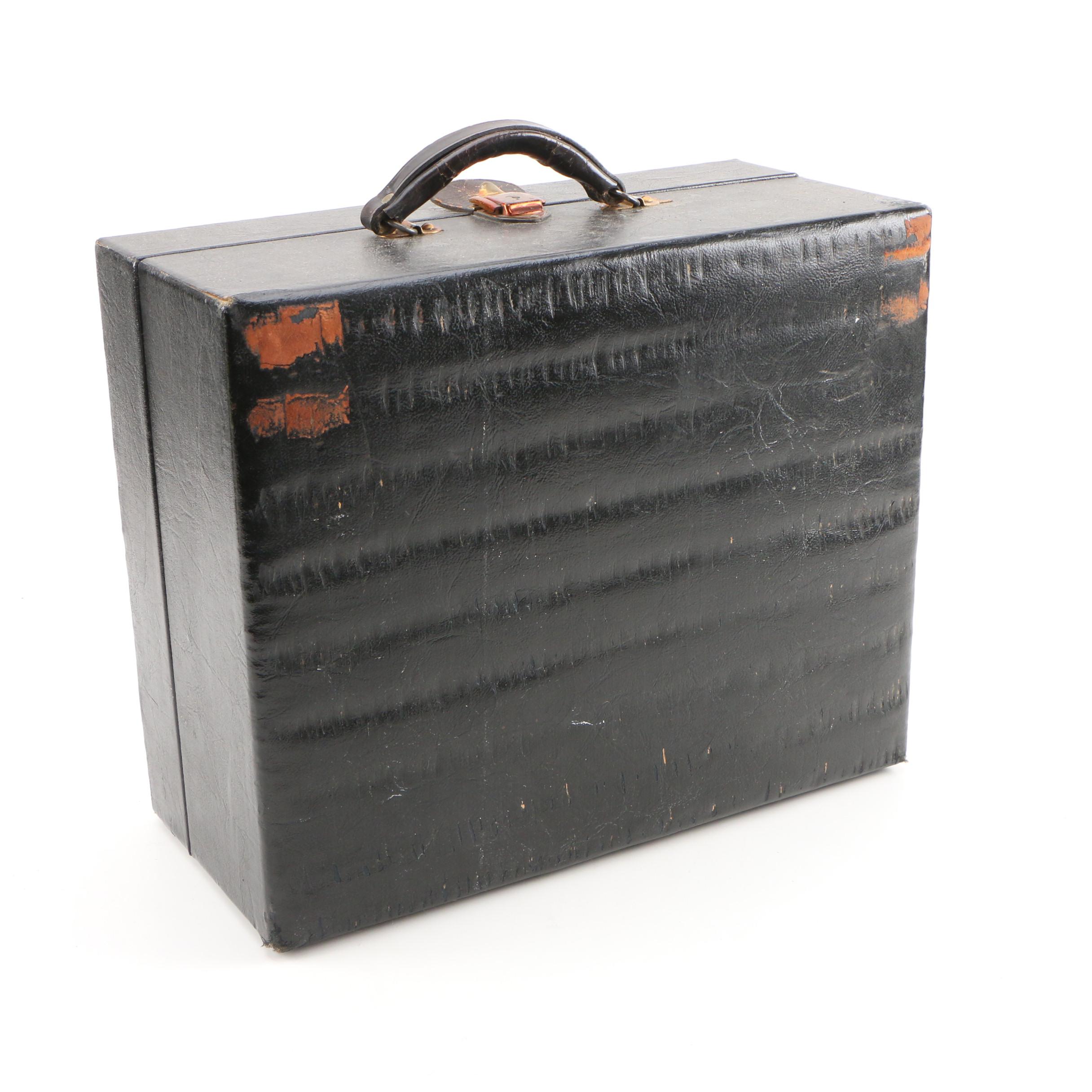 "Quali Tone" Model Victrola Talking Machine in Carrying Case, Early 20th-Century