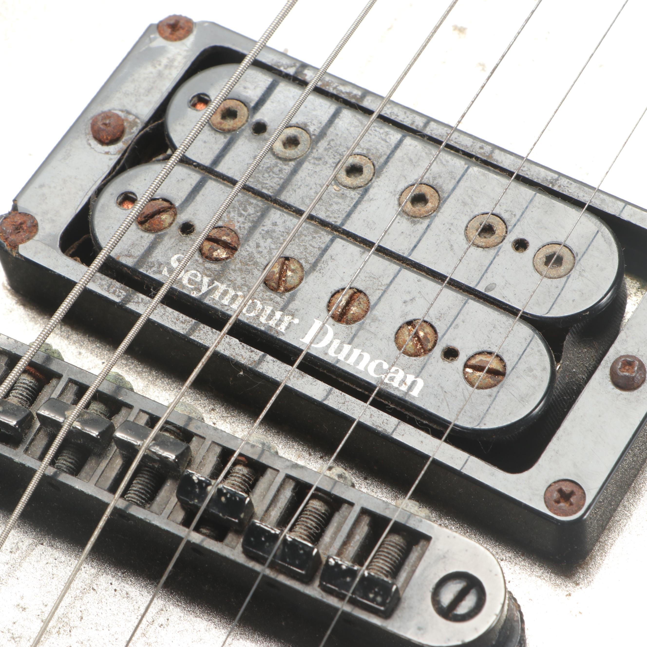 ESP Viper-100 Electric Guitar with Seymour Duncan Pickups, Crate Retroflex Amp