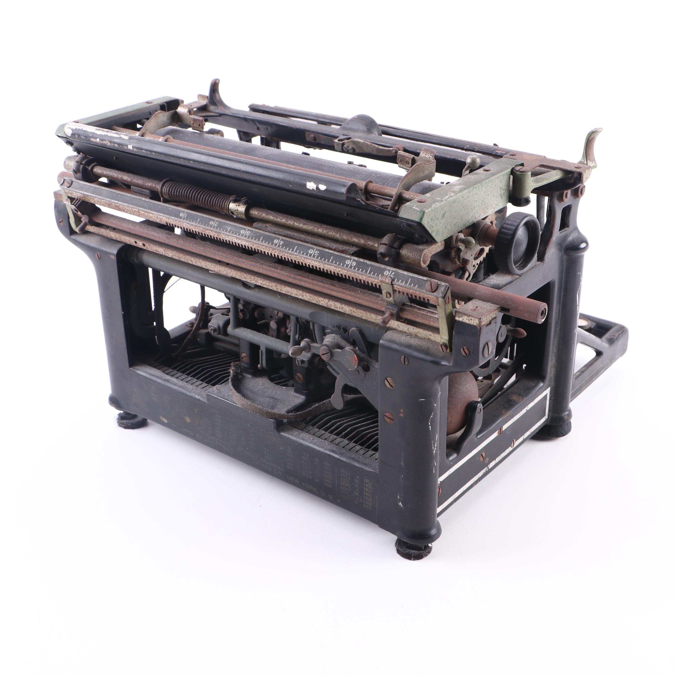 Underwood Cast Iron Typewriter, Early 20th-Century