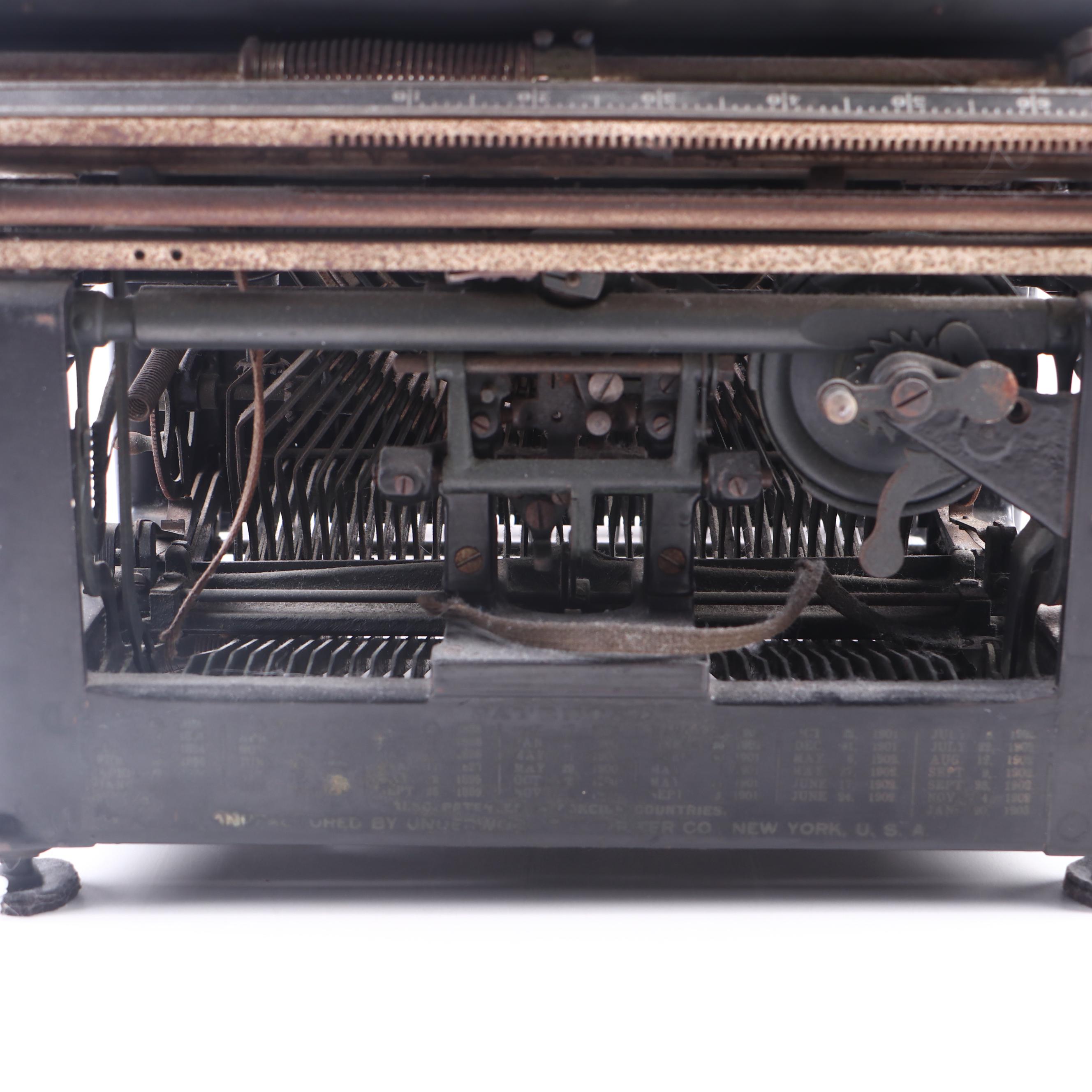 Underwood Cast Iron Typewriter, Early 20th-Century