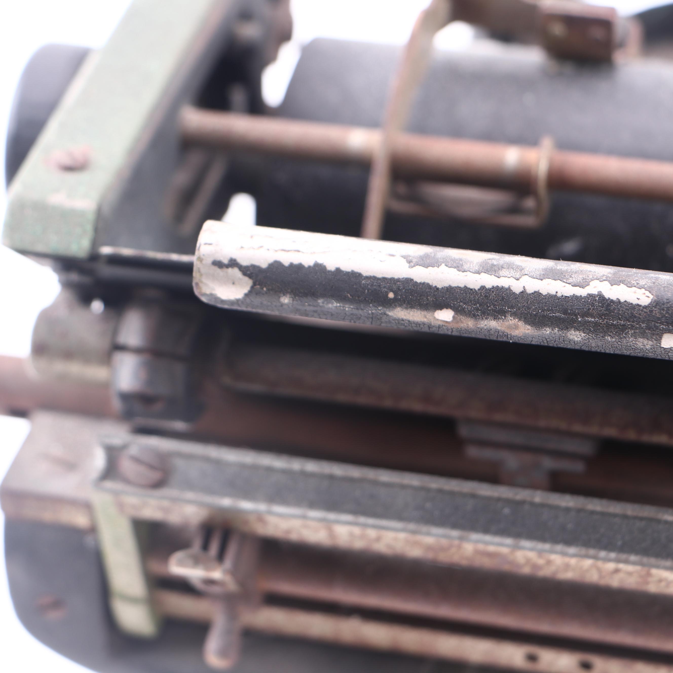 Underwood Cast Iron Typewriter, Early 20th-Century