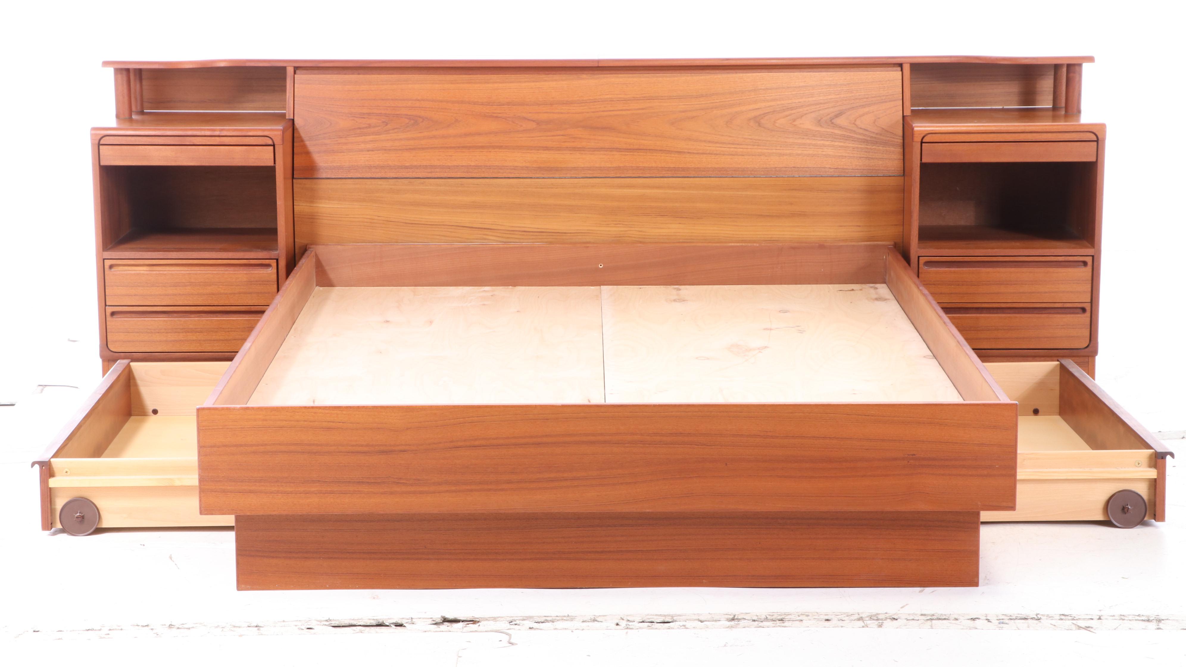 Tørring Danish Modern Teak Queen Headboard and Frame