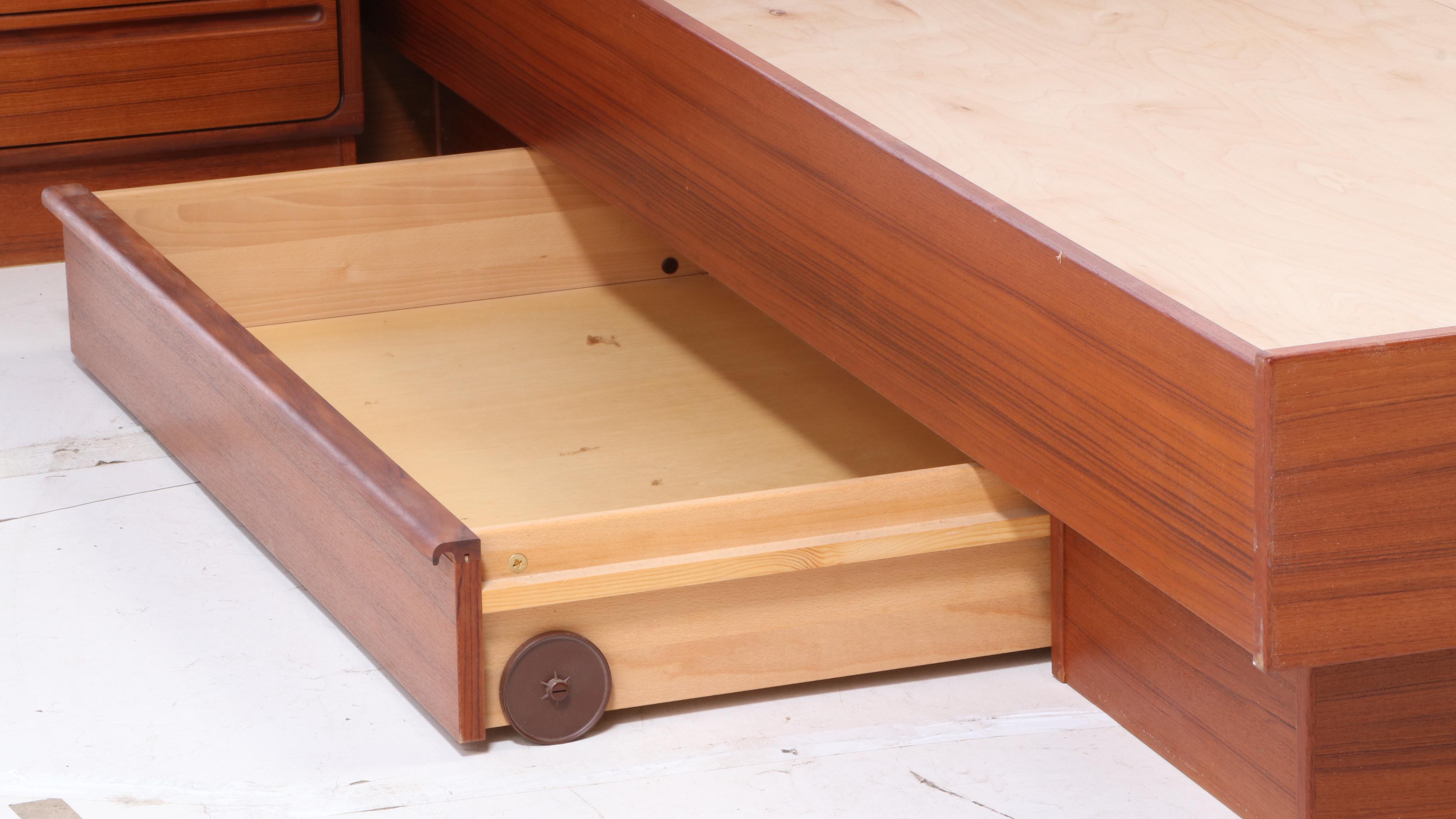 Tørring Danish Modern Teak Queen Headboard and Frame