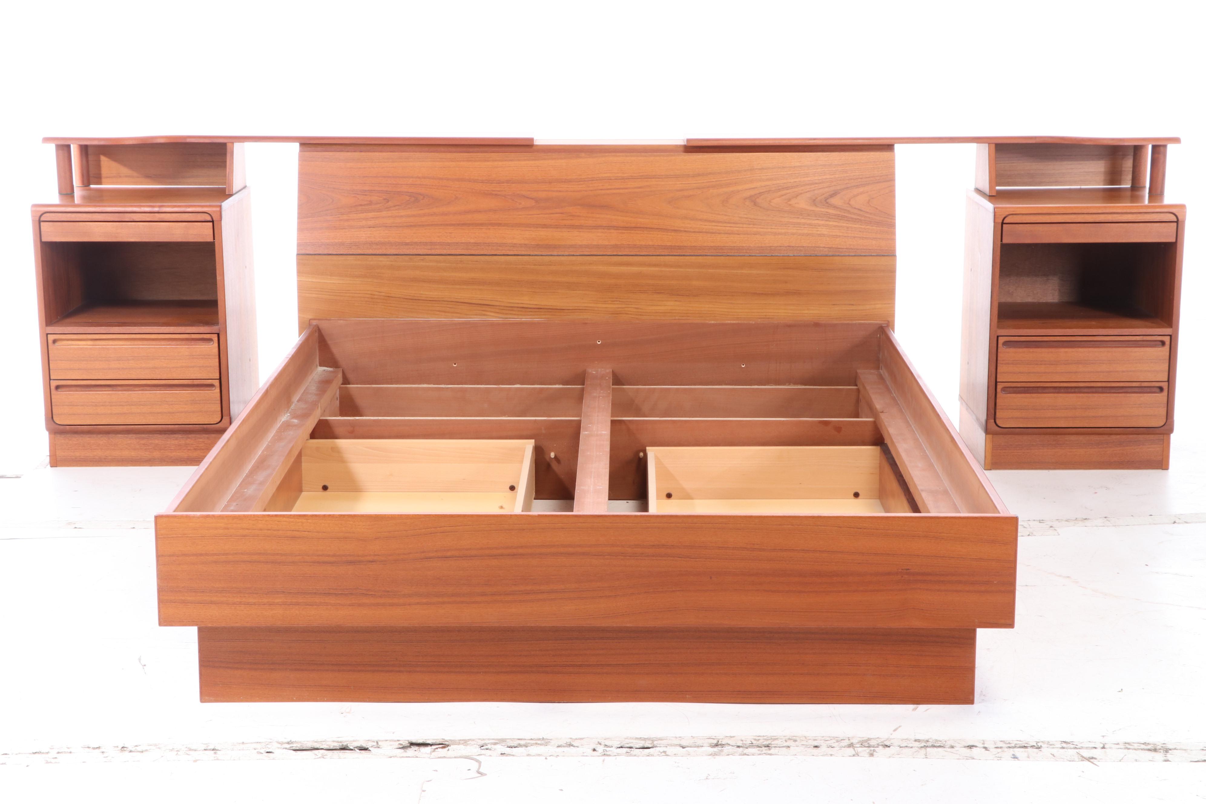 Tørring Danish Modern Teak Queen Headboard and Frame