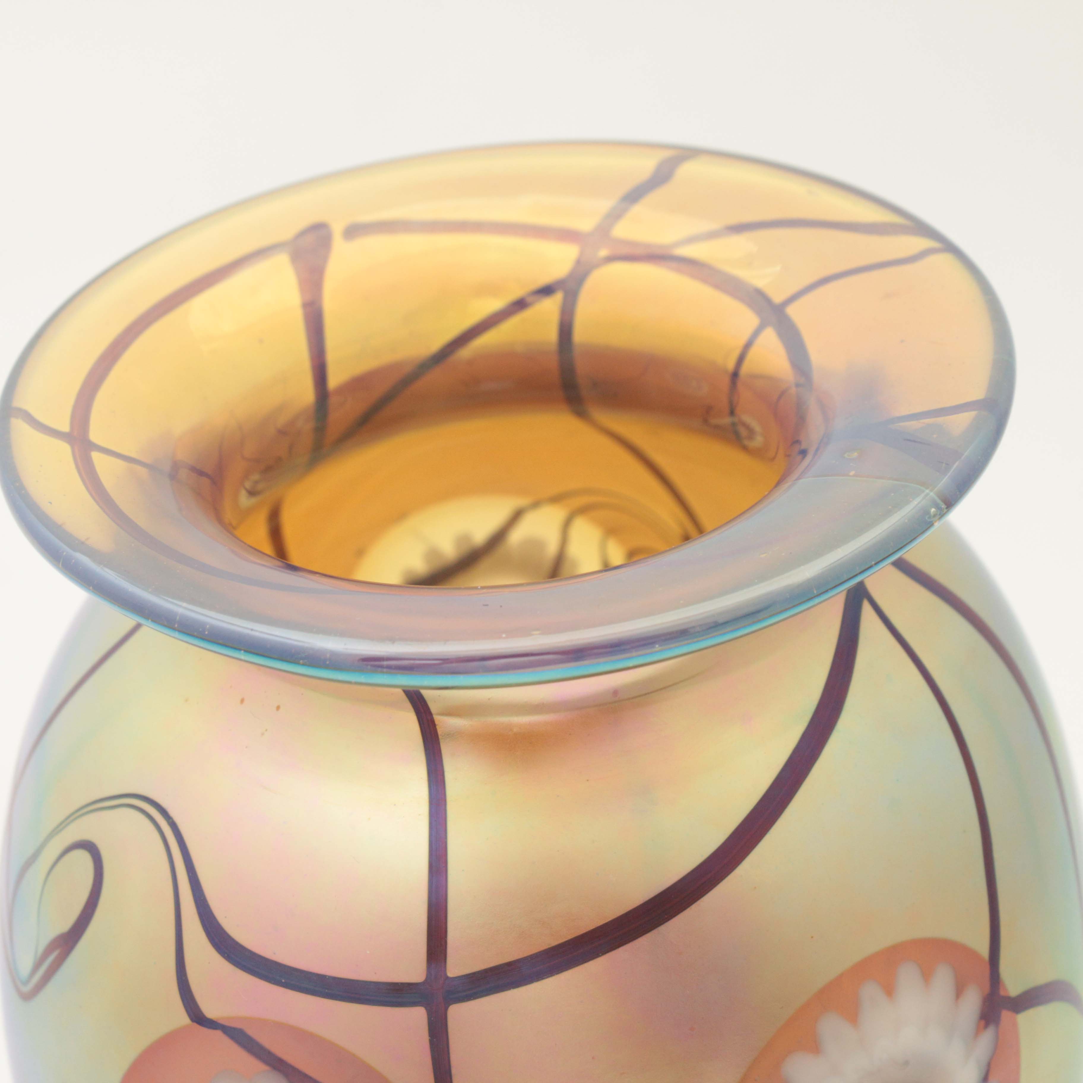 Robert Eickholt Hand Blown Iridescent Art Glass Vase