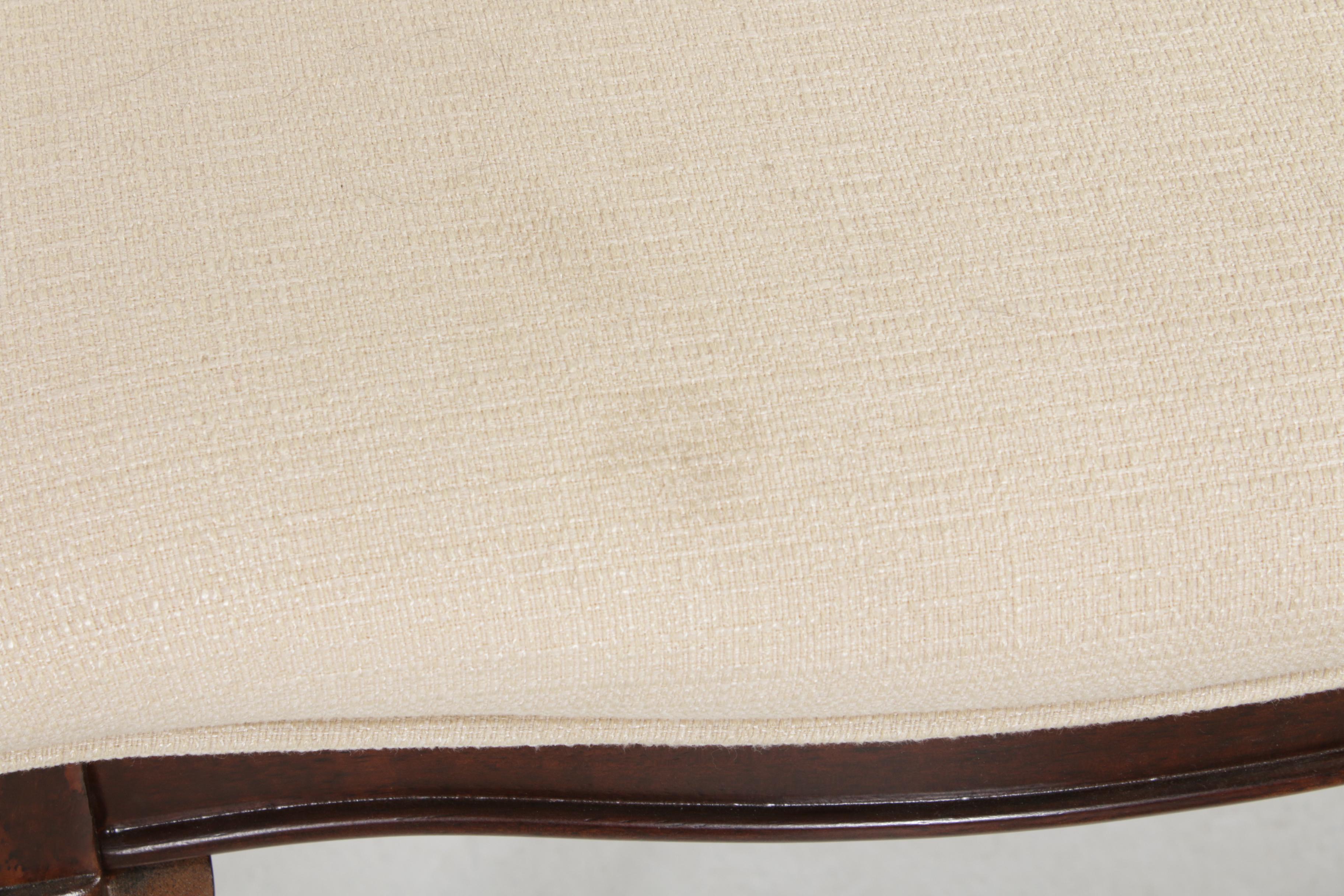 Contemporary Havertys "Villa Sonoma" Round Dining Table with Six Chairs