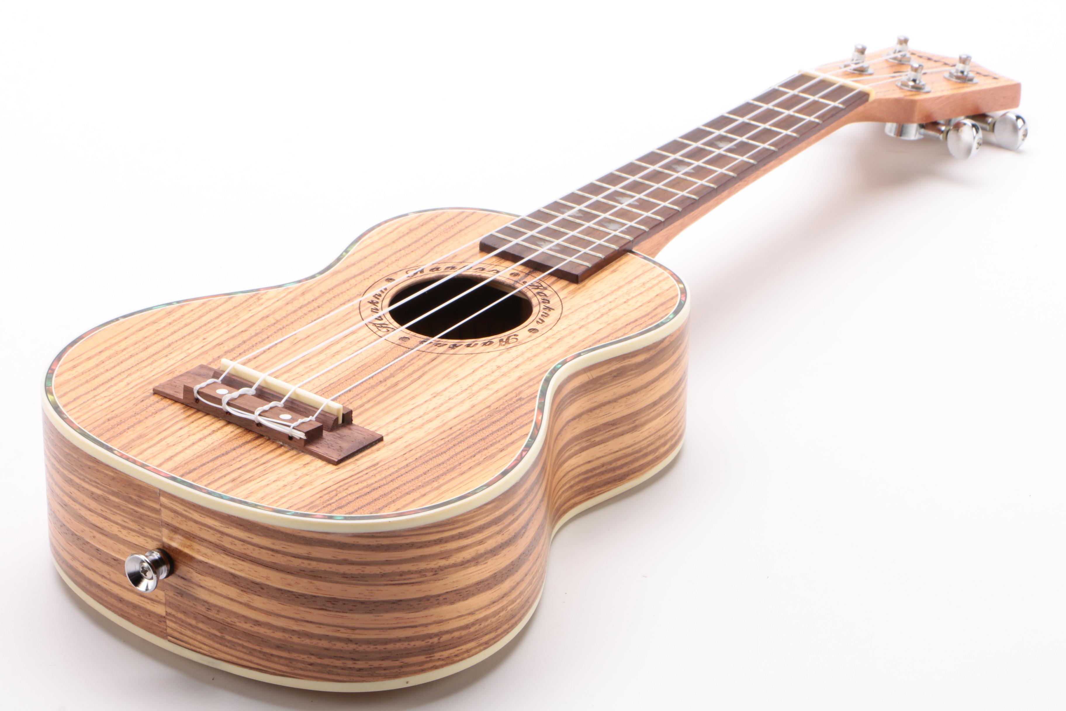 Hanknn Ukelele with Case