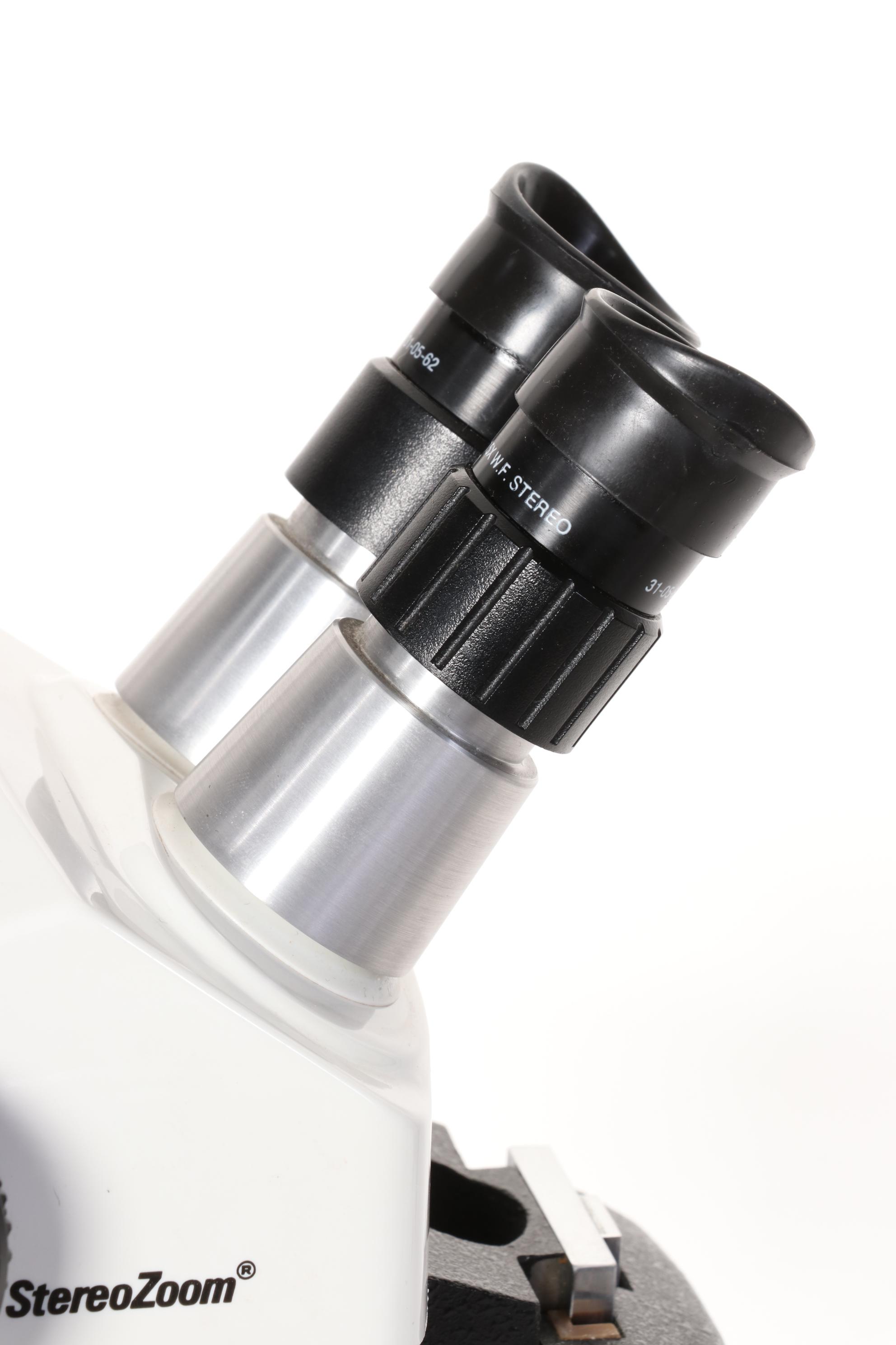 GIA Gemology Leica Gemolite Stereo Zoom Microscope with Plastic Cover