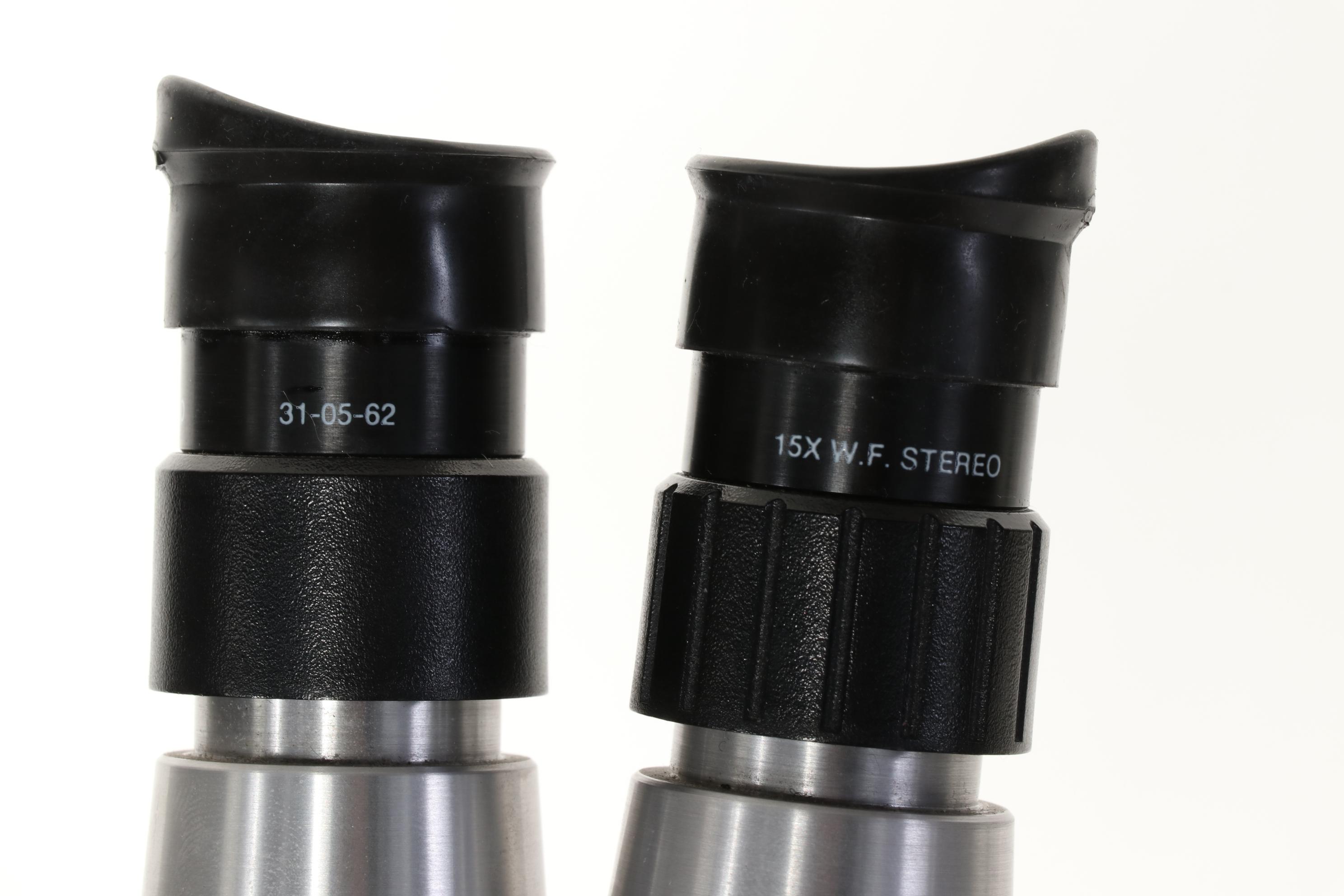 GIA Gemology Leica Gemolite Stereo Zoom Microscope with Plastic Cover