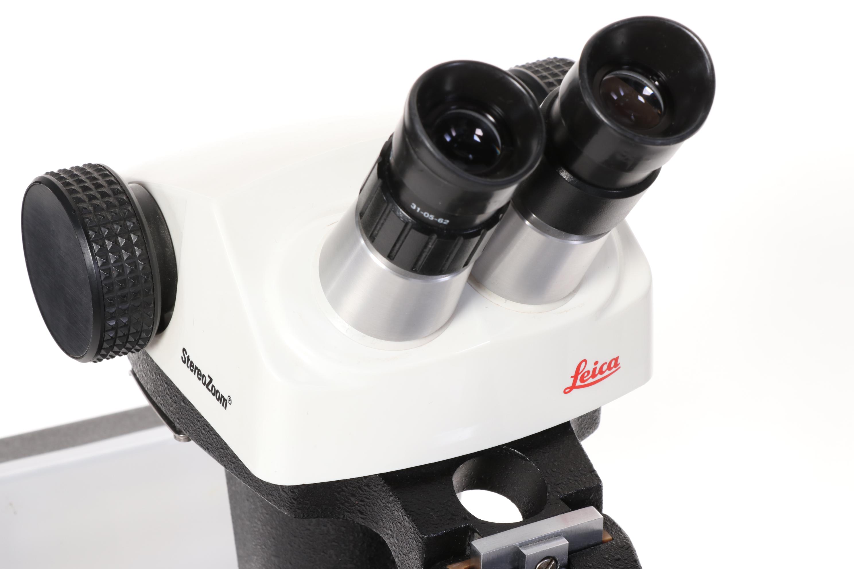 GIA Gemology Leica Gemolite Stereo Zoom Microscope with Plastic Cover