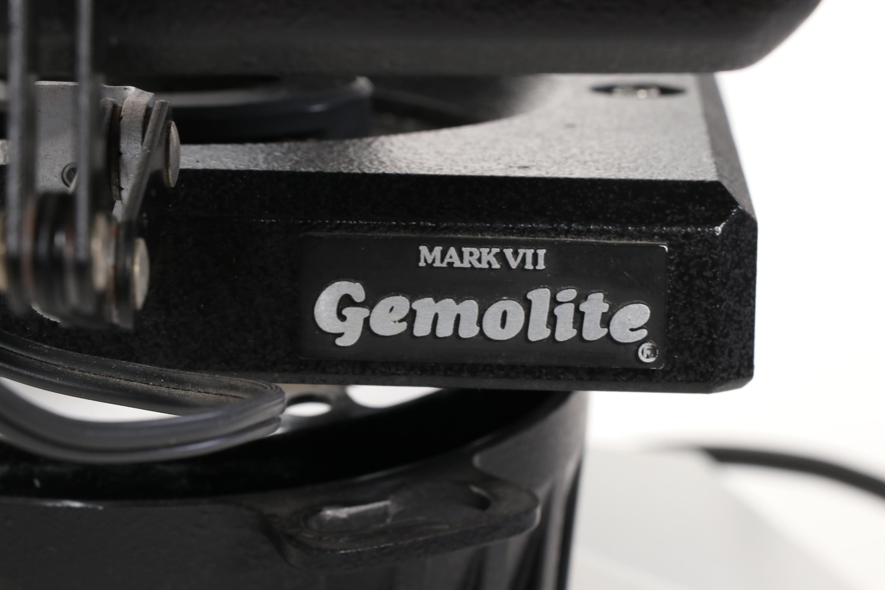 GIA Gemology Leica Gemolite Stereo Zoom Microscope with Plastic Cover