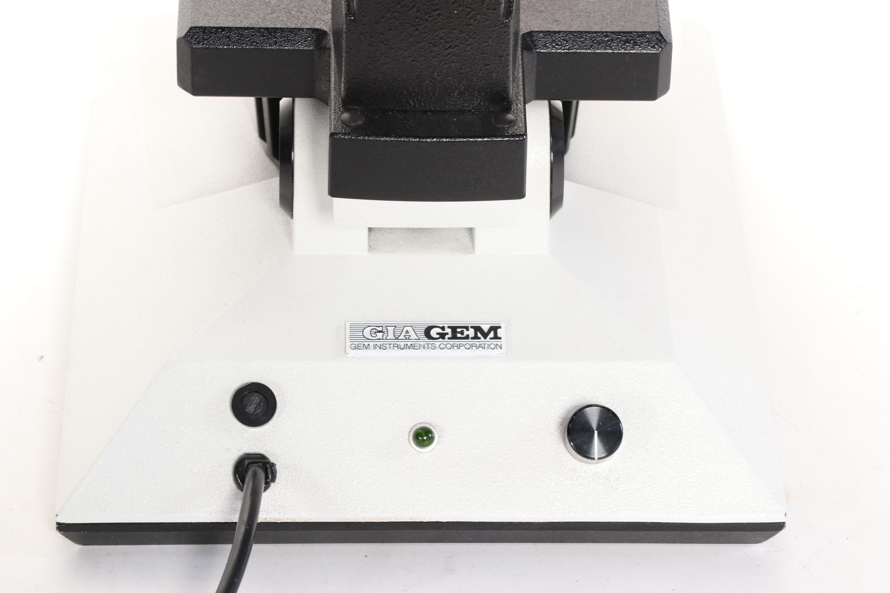 GIA Gemology Leica Gemolite Stereo Zoom Microscope with Plastic Cover
