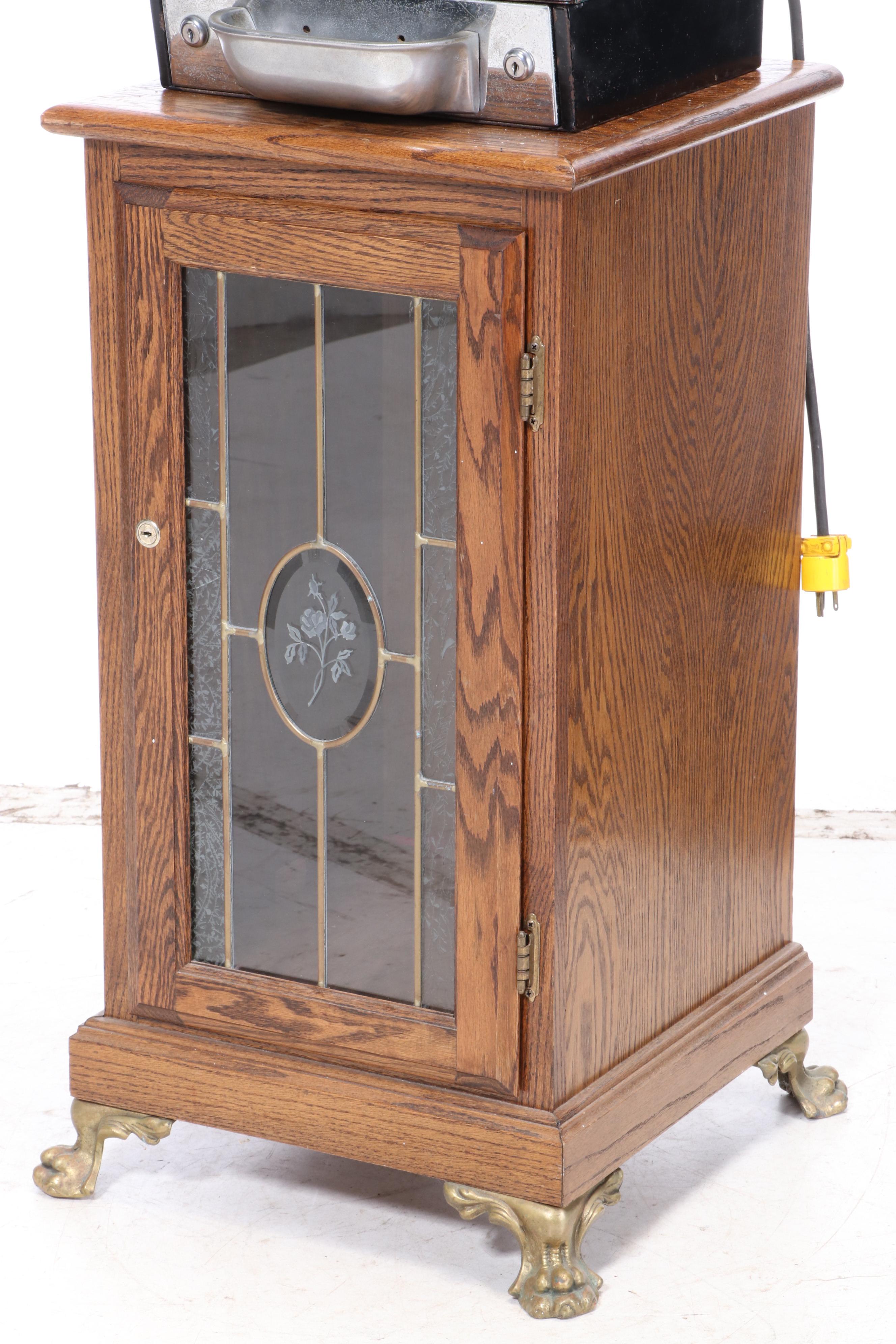 Mills Dime Gambling Slot Machine with Cabinet, Mid-20th Century