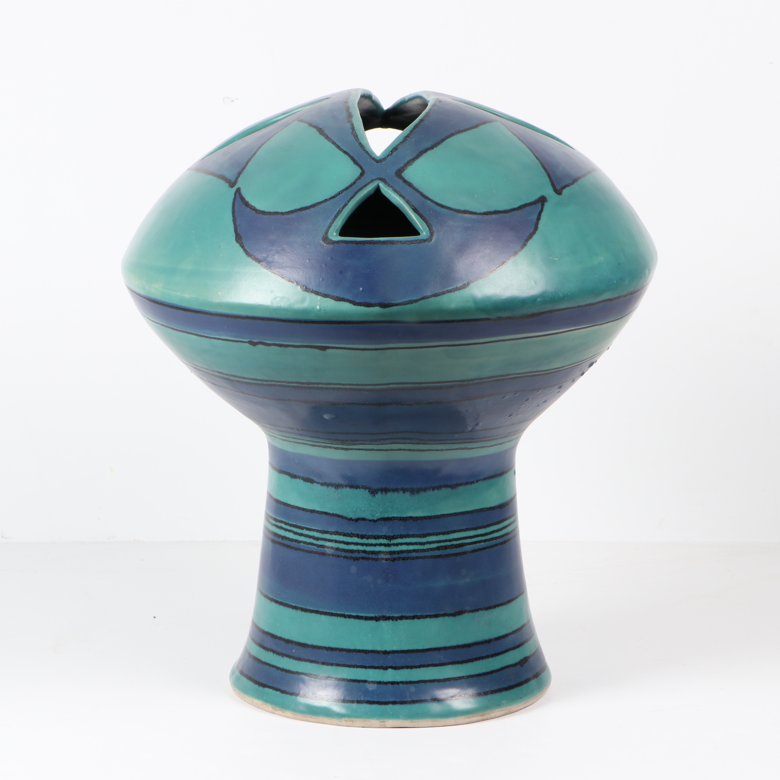 Glidden Pottery Fong Chow Vessel