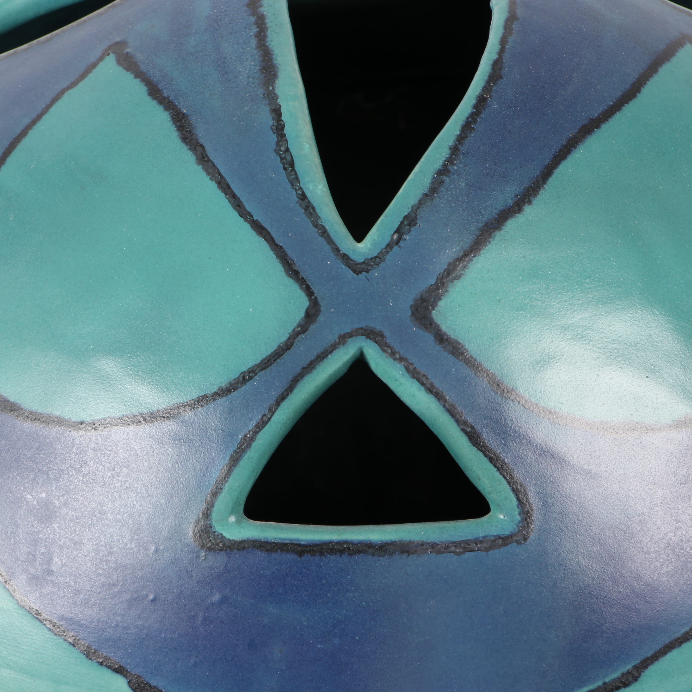 Glidden Pottery Fong Chow Vessel