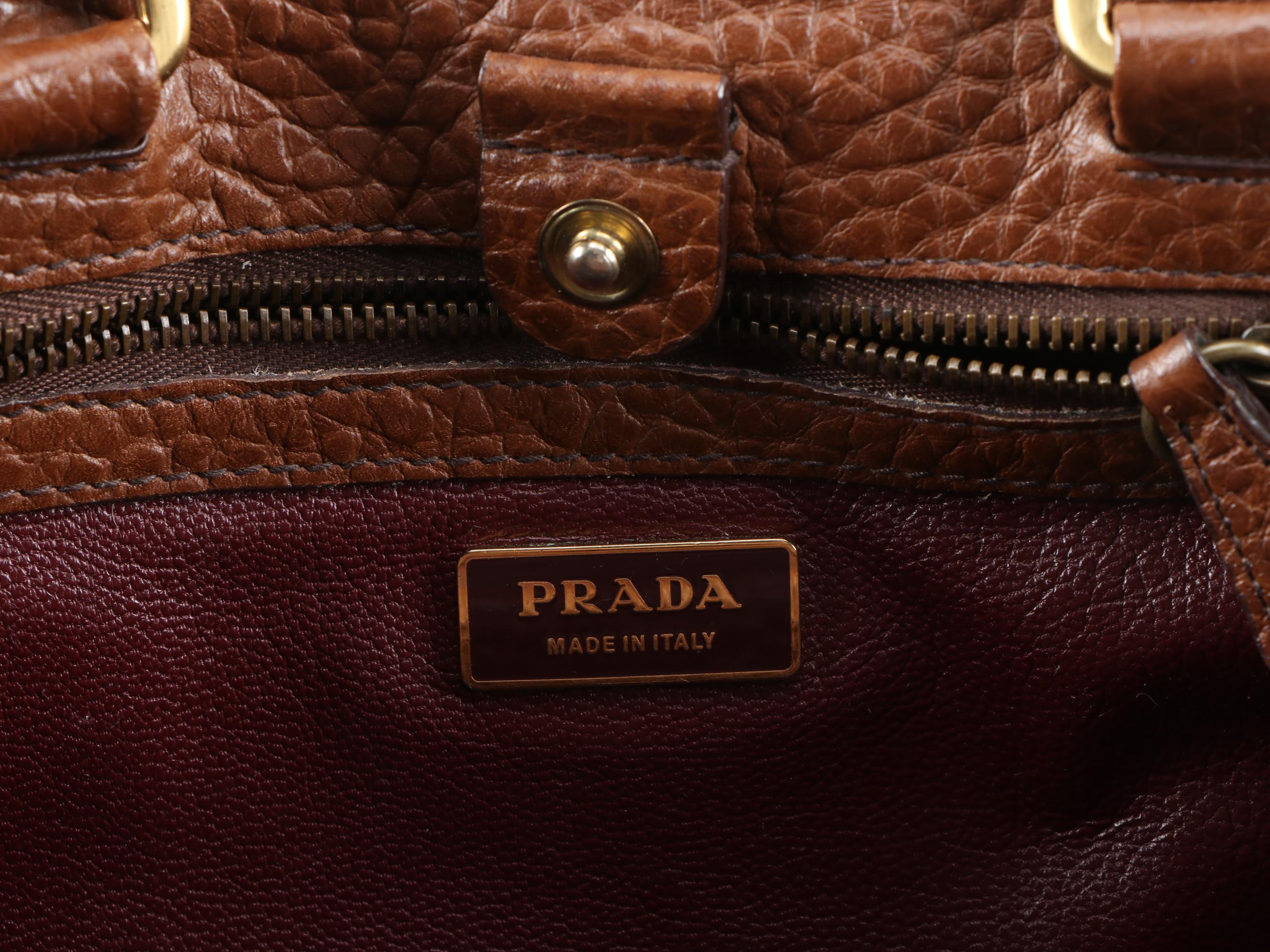 Prada Shoulder Bag in Brown Grained Leather with Berlino Oxblood Leather Lining