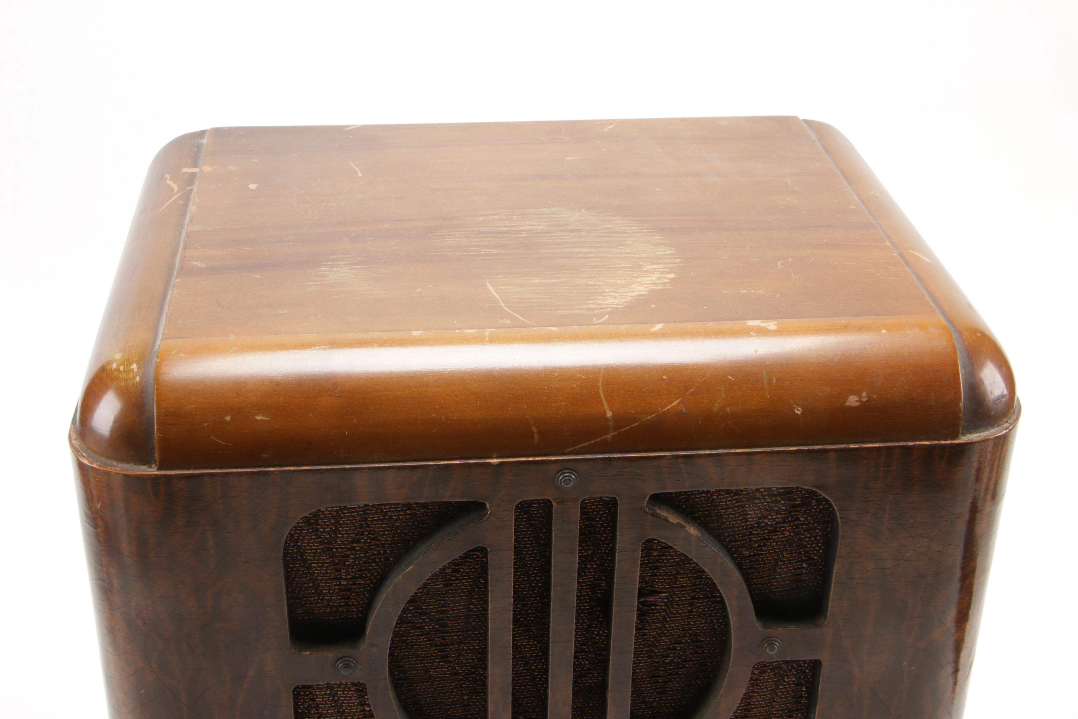 Zenith Foreign Broadcast and Long Distance Tube Radio, 1930s-1940s