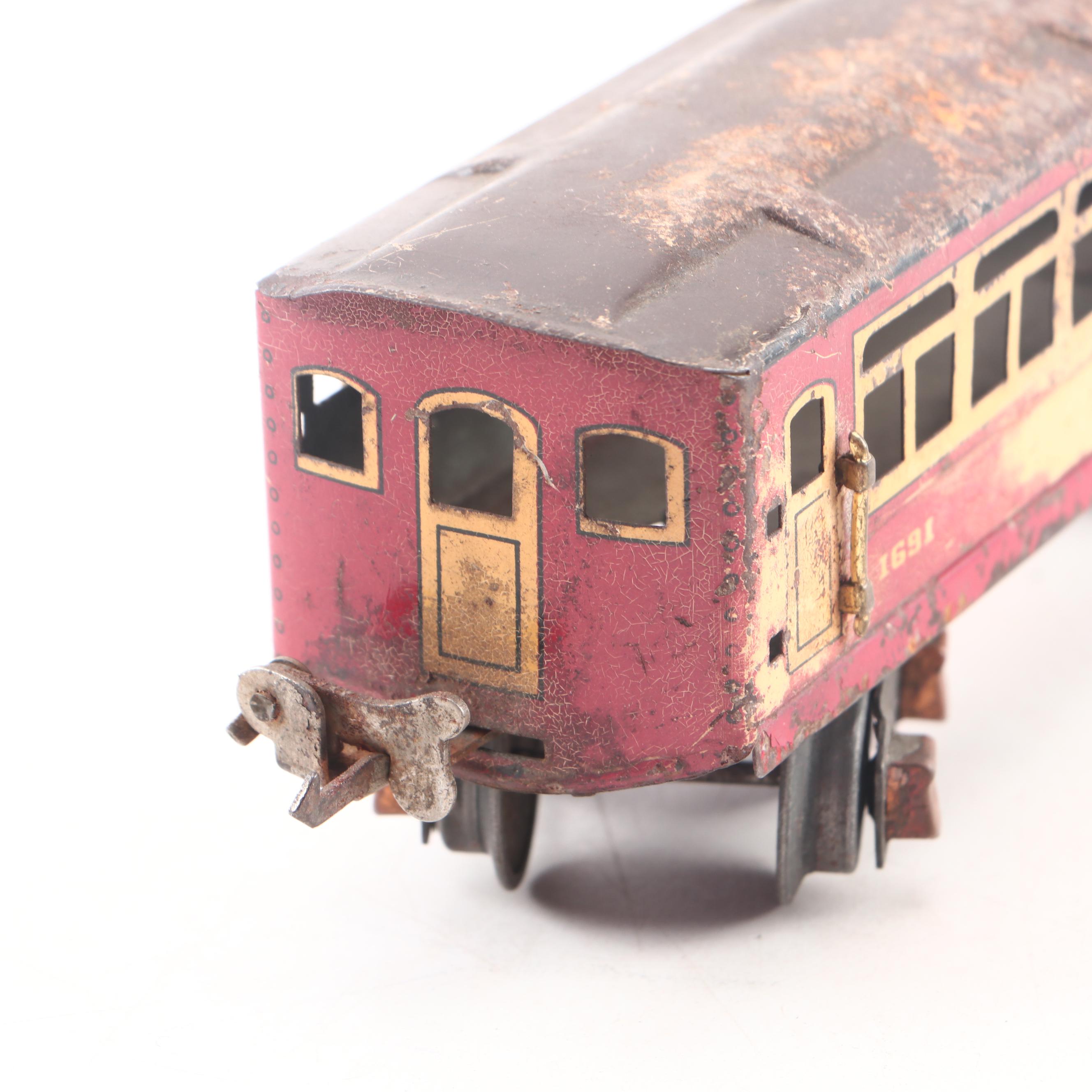 Lionel Passenger and Caboose Cars, "Commodore Vanderbilt" Engine and Light Poles