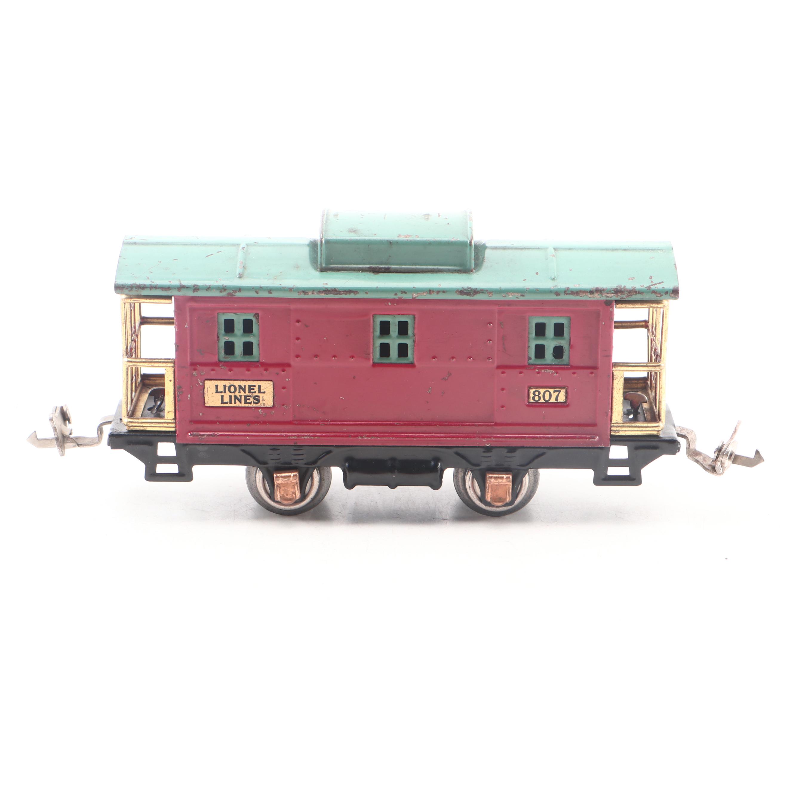 Lionel Passenger and Caboose Cars, "Commodore Vanderbilt" Engine and Light Poles