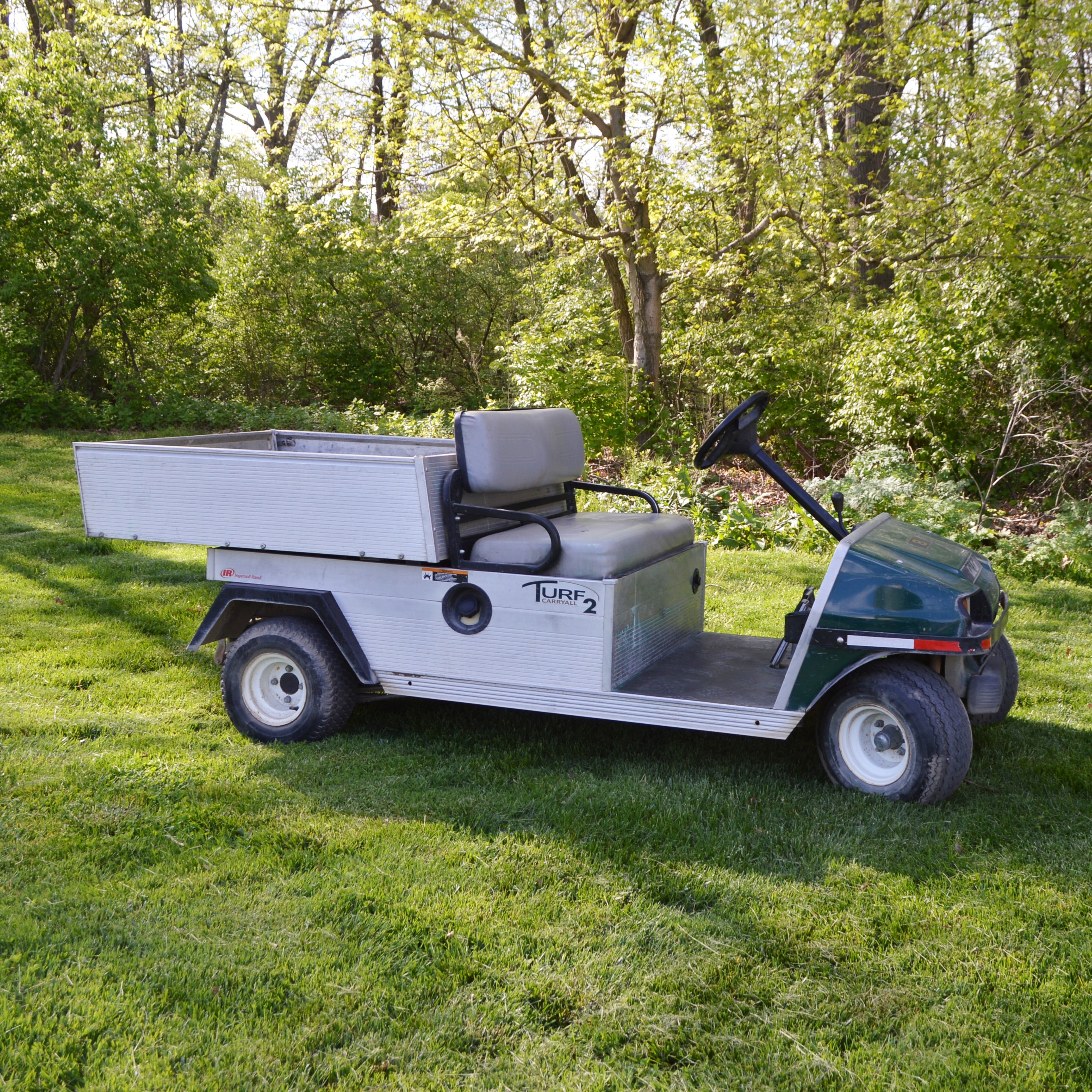 2010 Club Car Turf 2 Carryall Utility Golf Cart with Dump