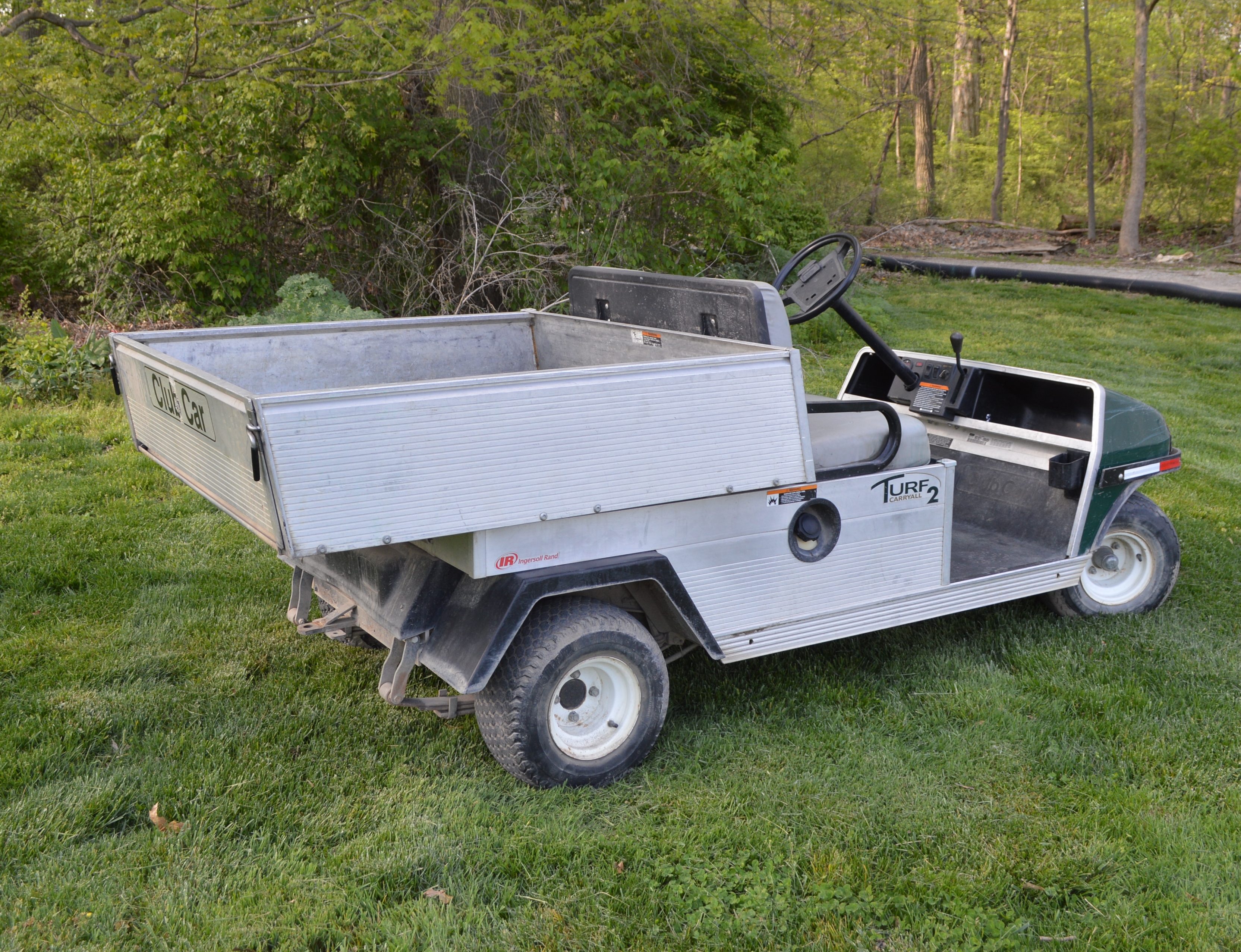 2010 Club Car Turf 2 Carryall Utility Golf Cart with Dump