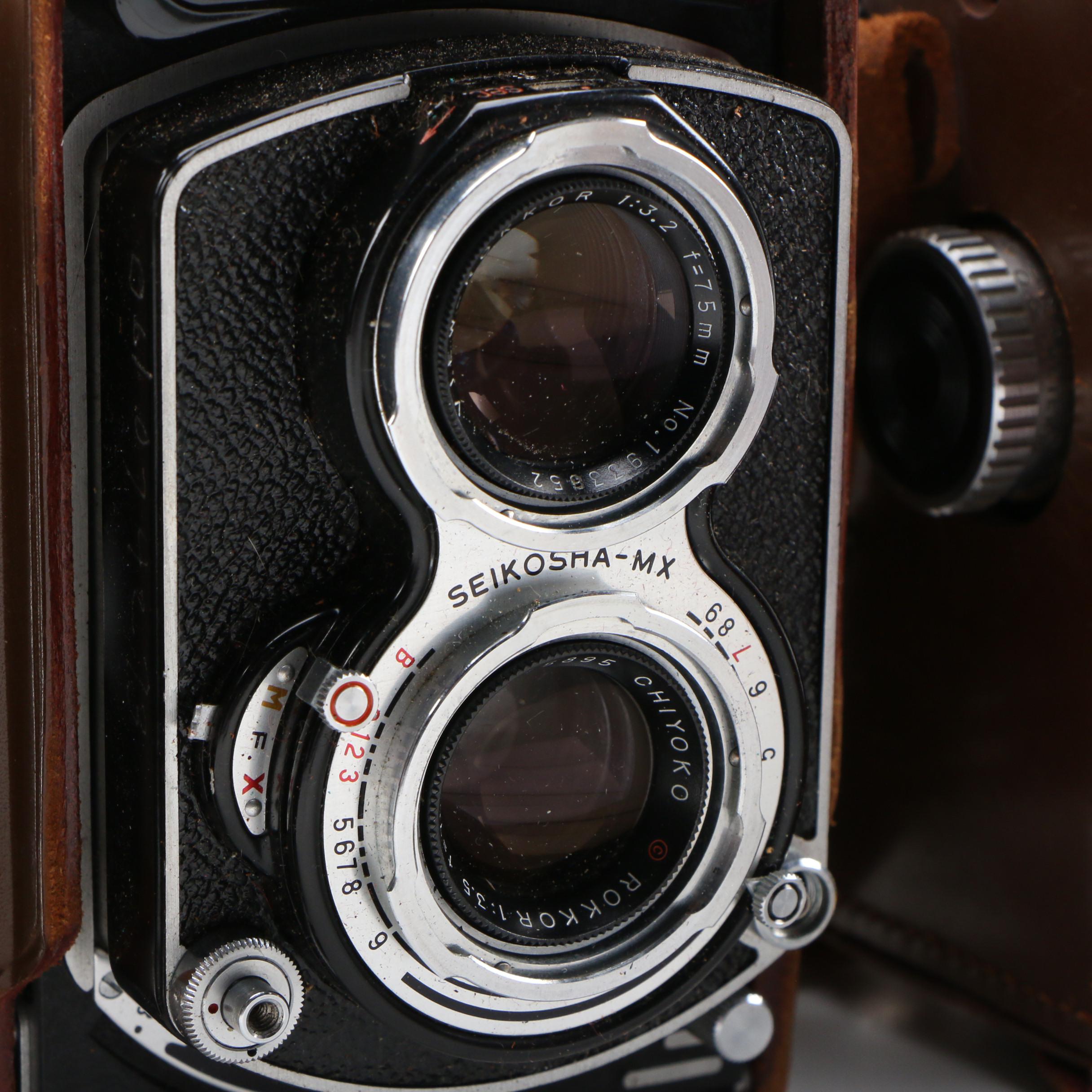 Minolta Autocord, Airesflex and Universal Uniflex II Flash Cameras, 1940s-1950s