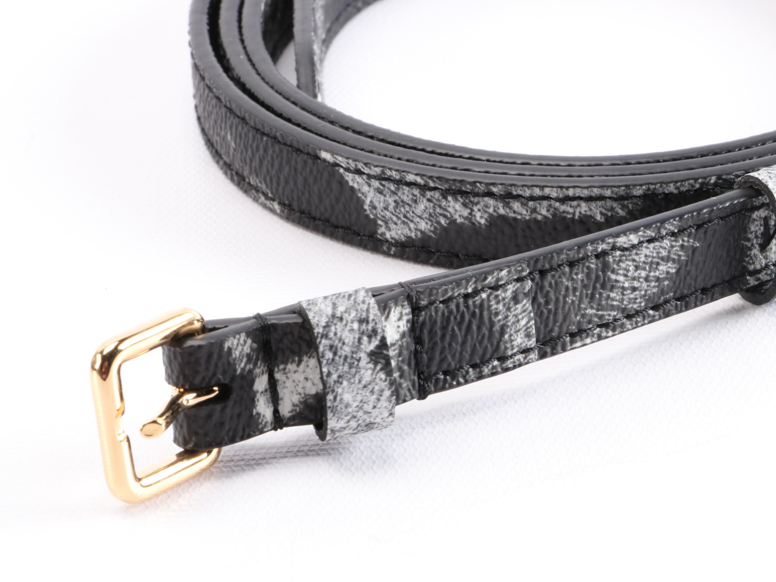 Louis Vuitton Twist MM Shoulder Bag in Wild Animal Print Leather